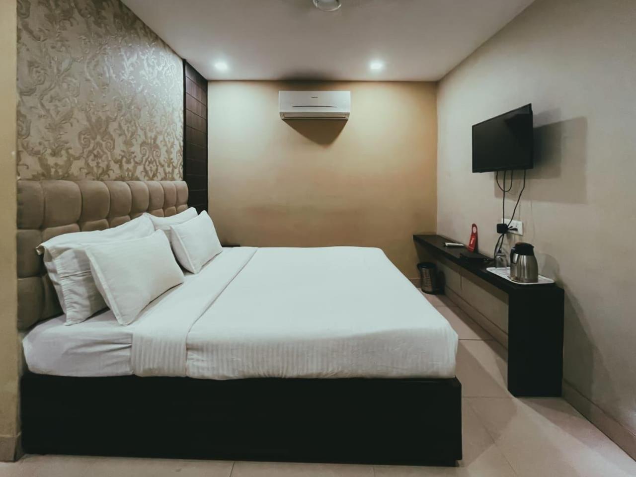 S L E Residency Hotel