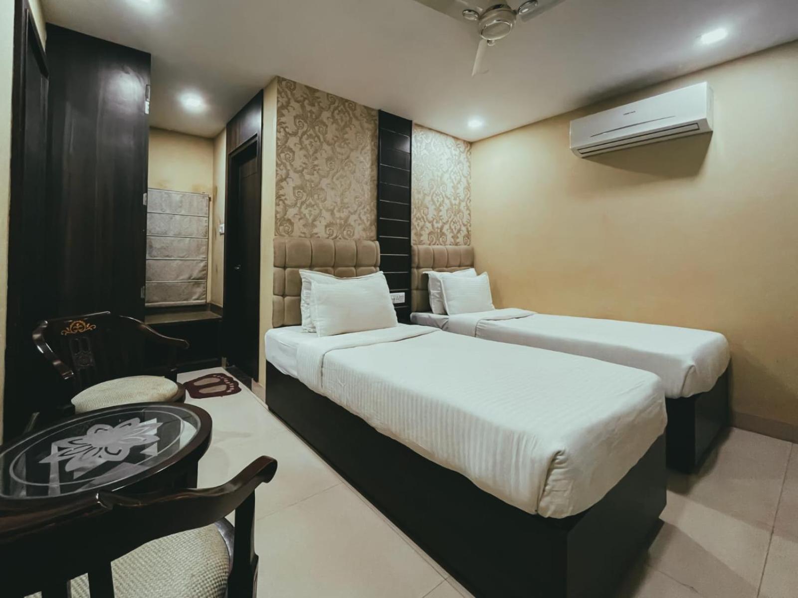 S L E Residency Hotel Varanasi