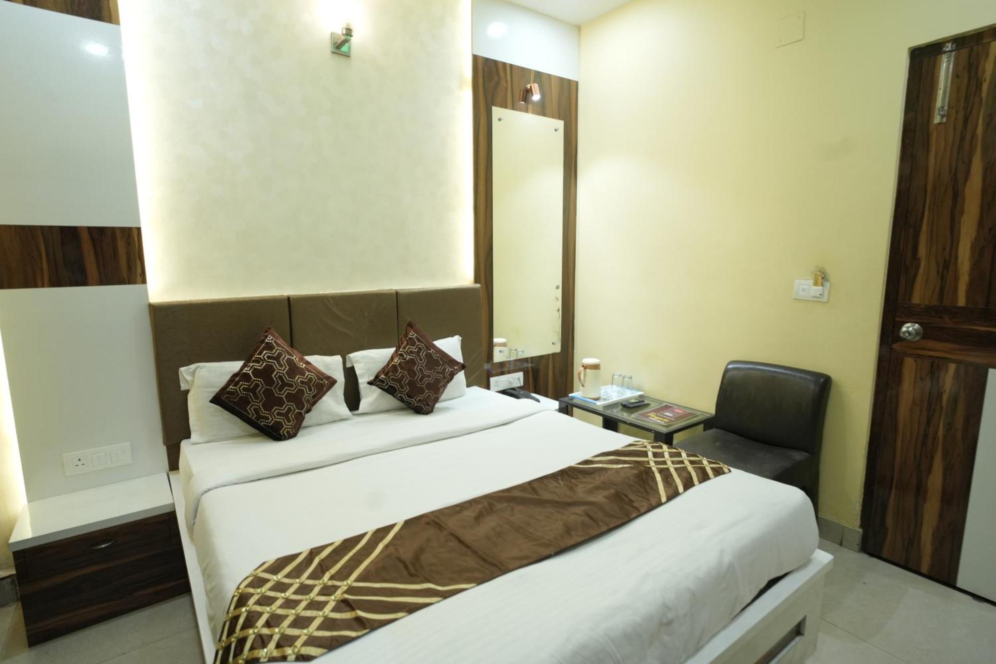 Hotel Rajkamal Near Railway Station Varanasi