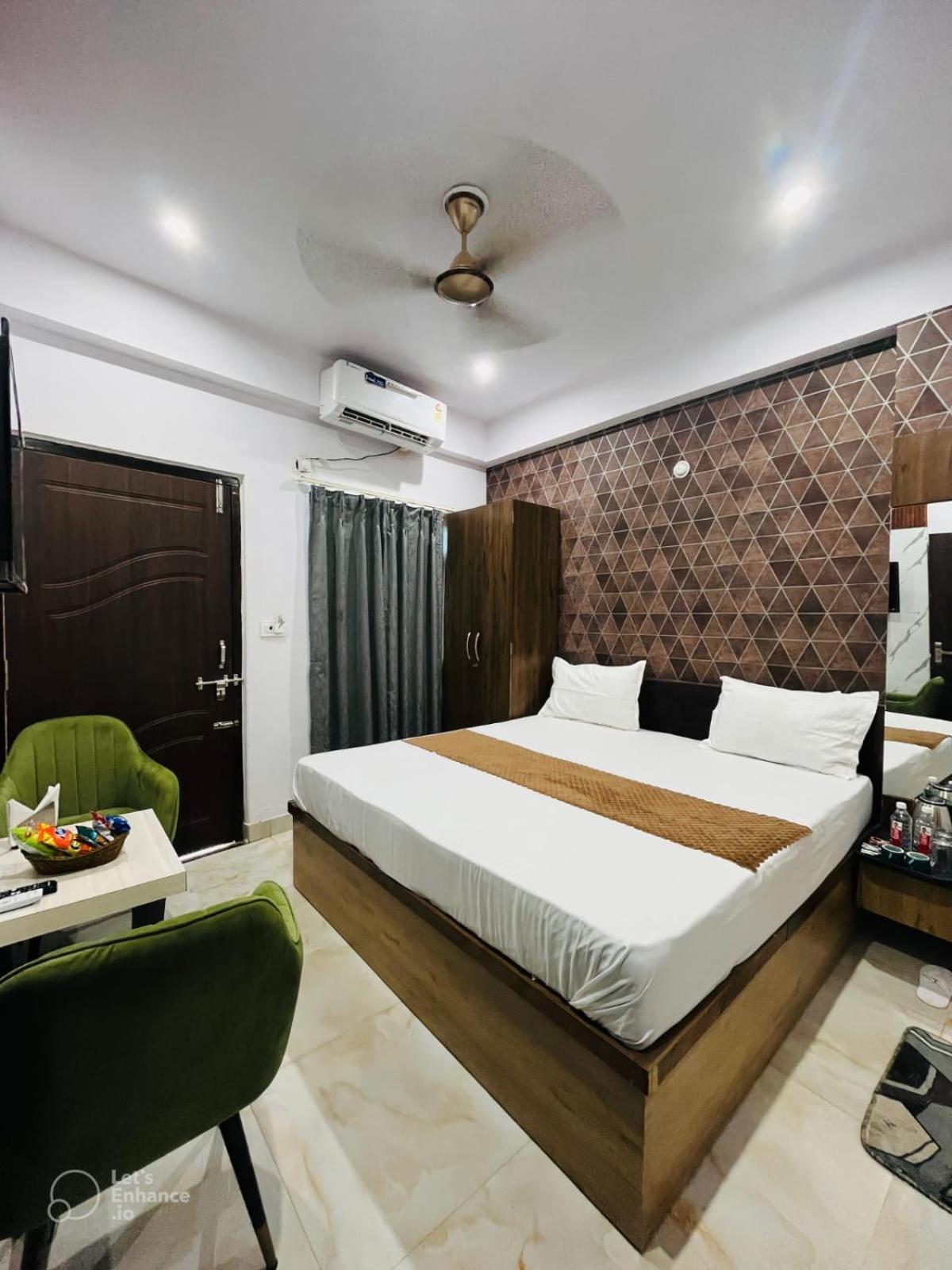 Vinayak Plaza Hotel Varanasi