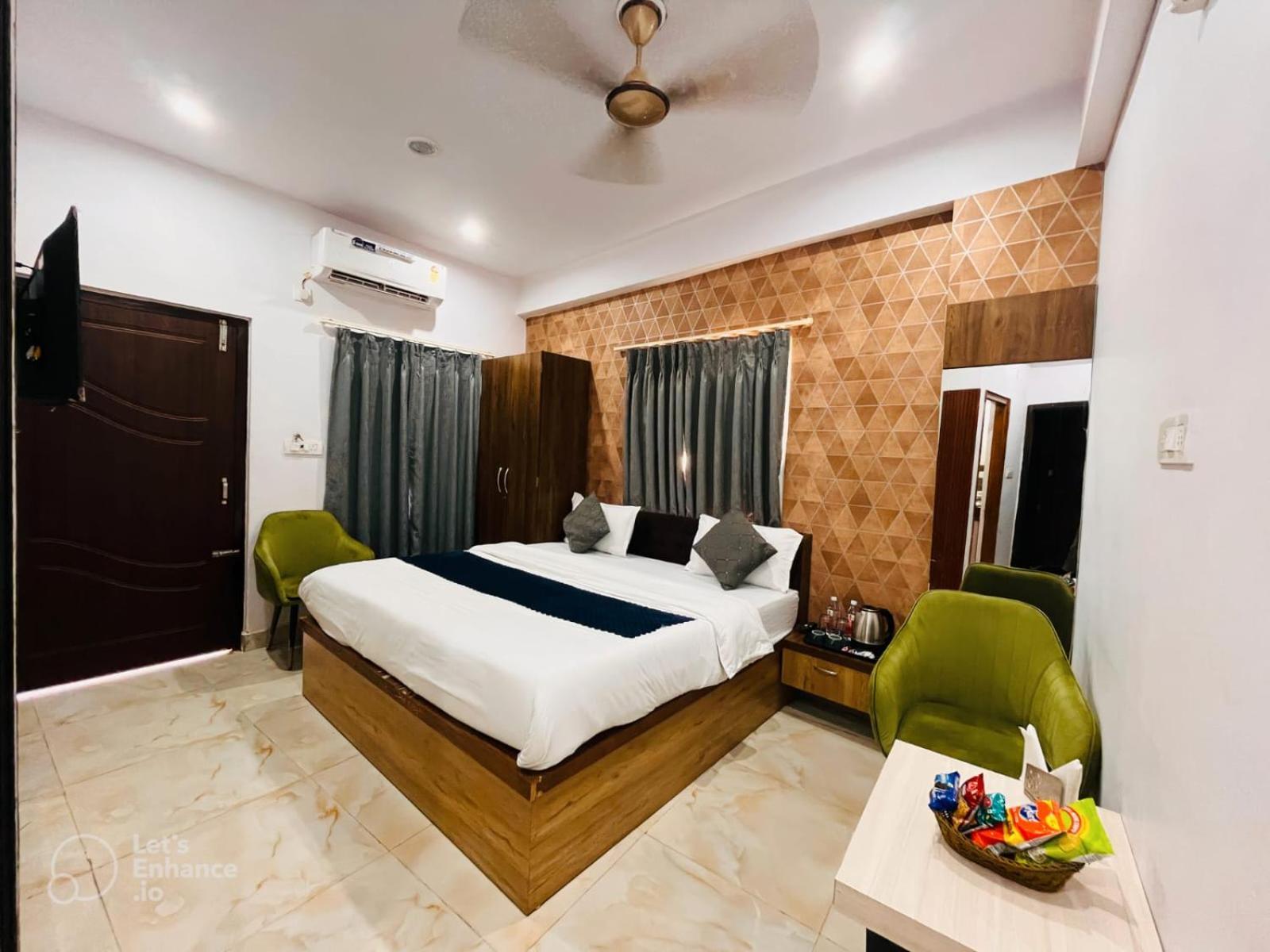 Vinayak Plaza Hotel Varanasi
