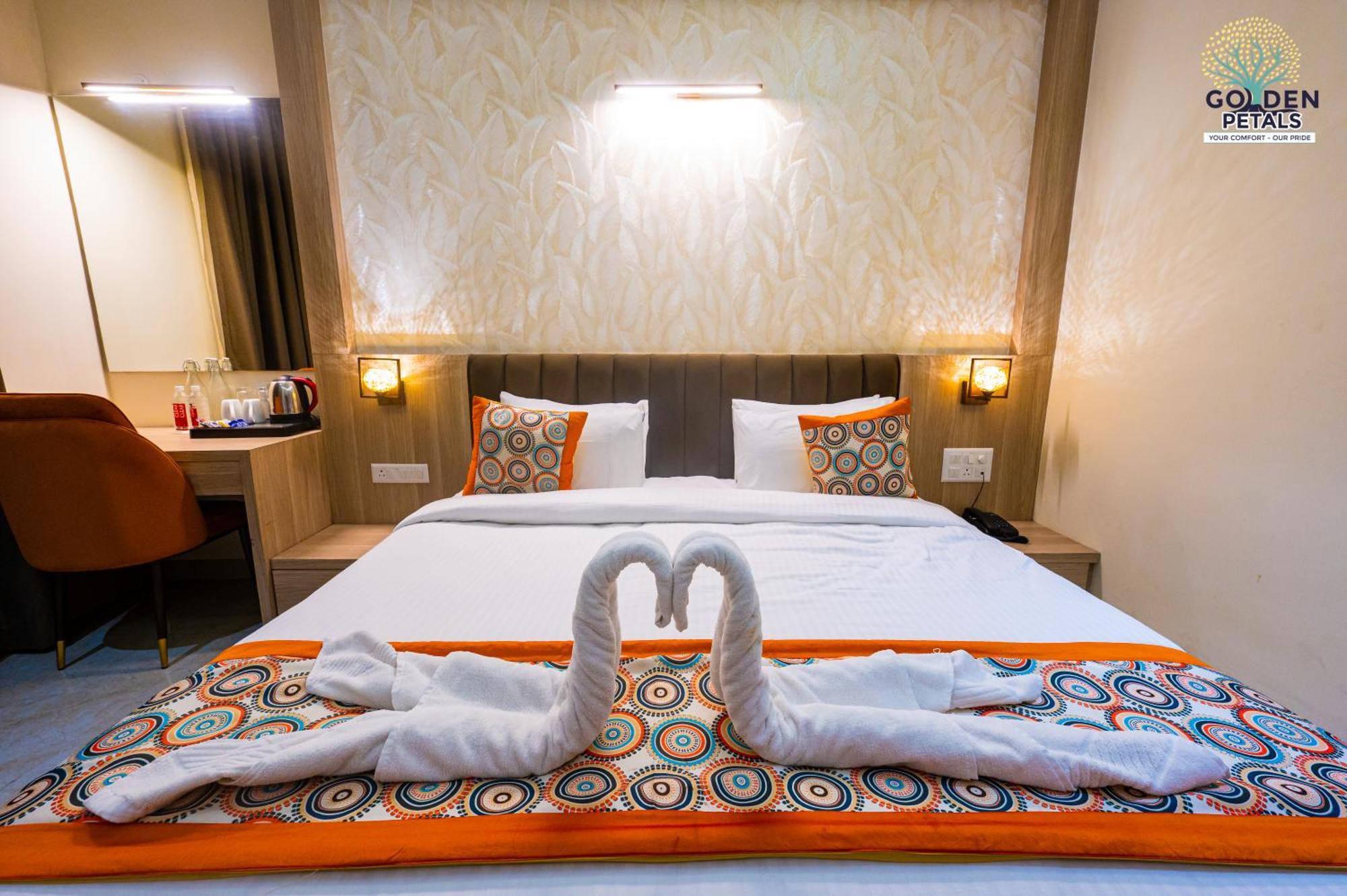 Hotel Golden Petals