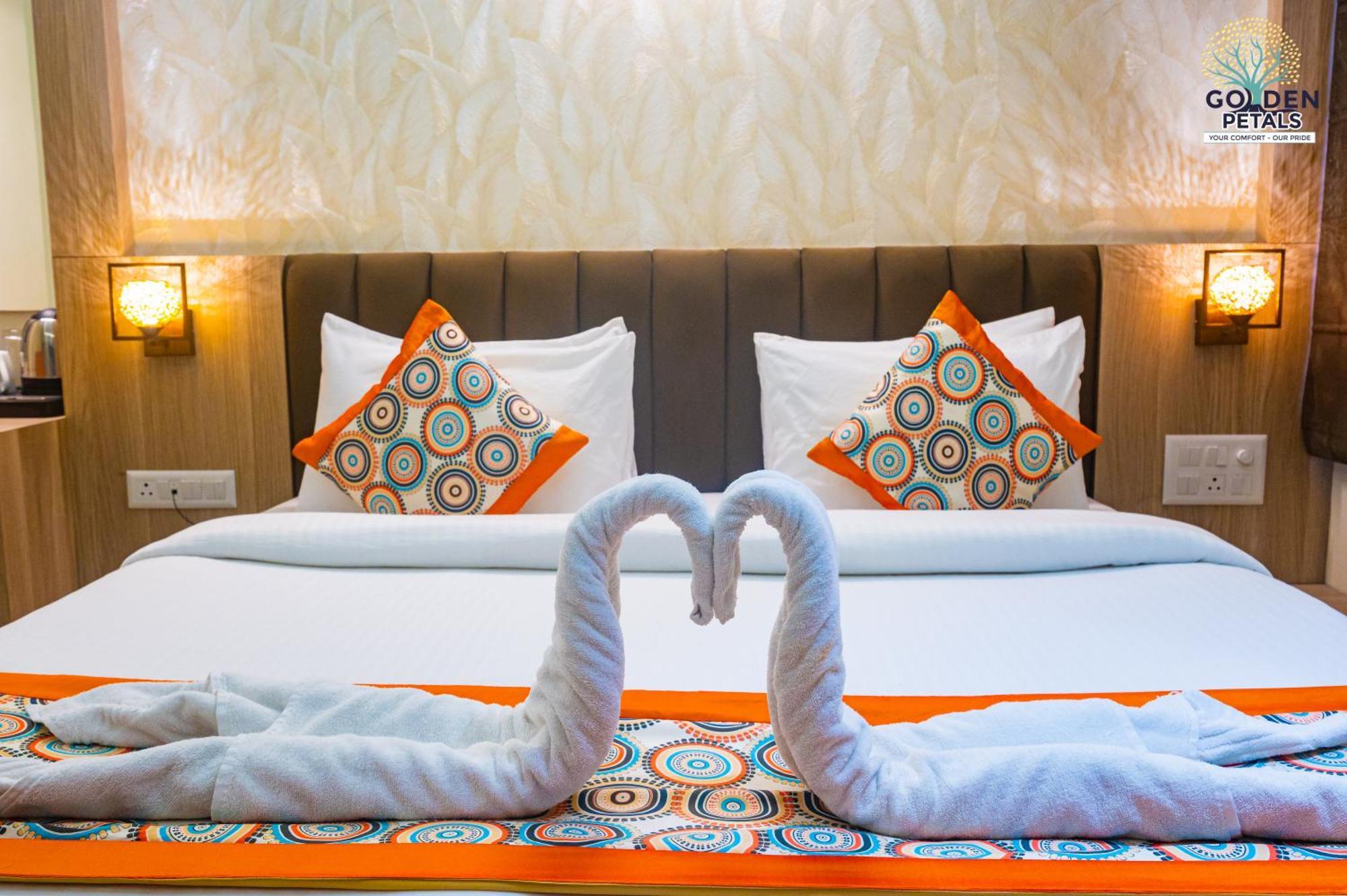 Golden Petals Hotel 3*
