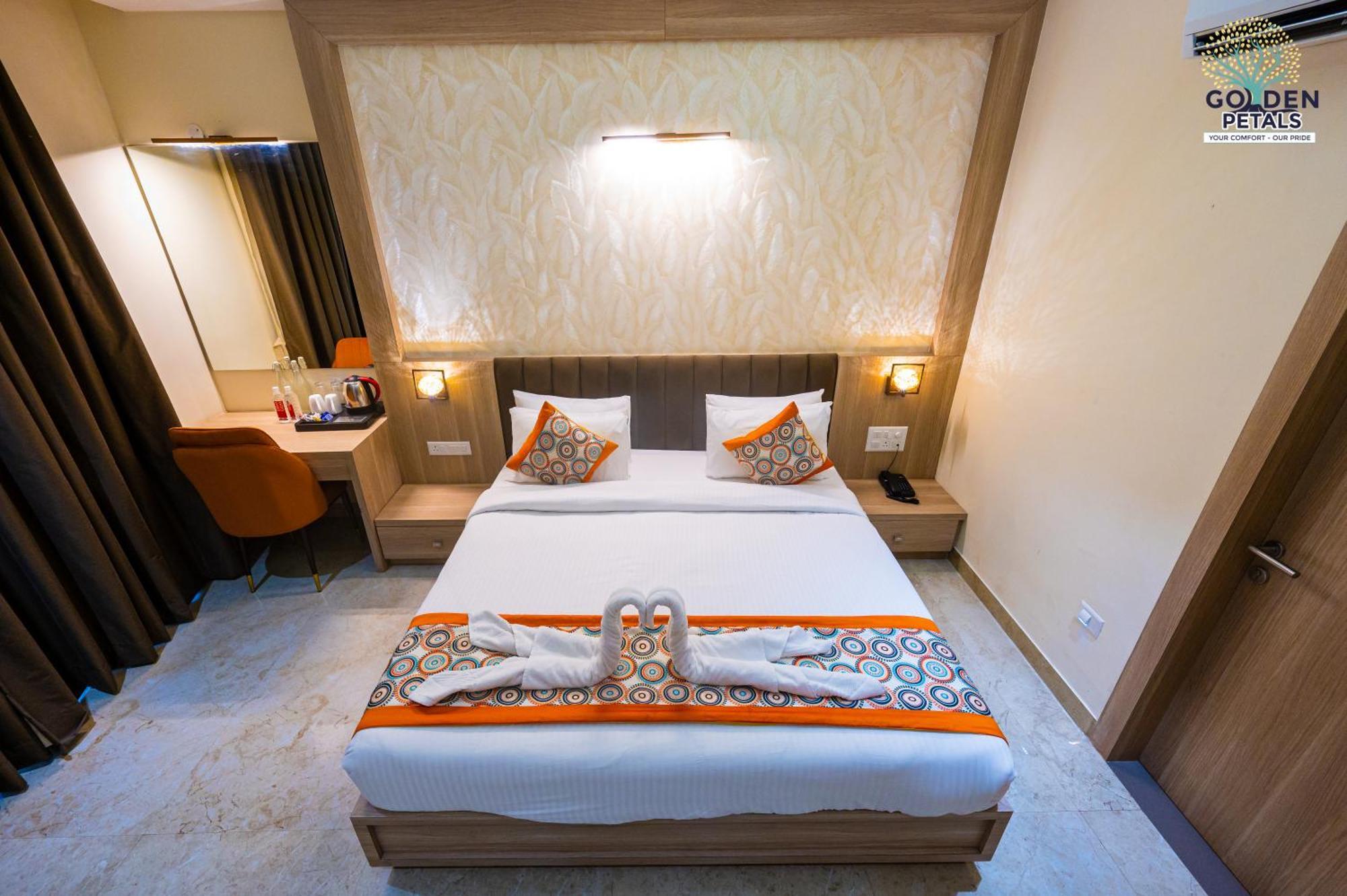 Hotel Golden Petals Varanasi