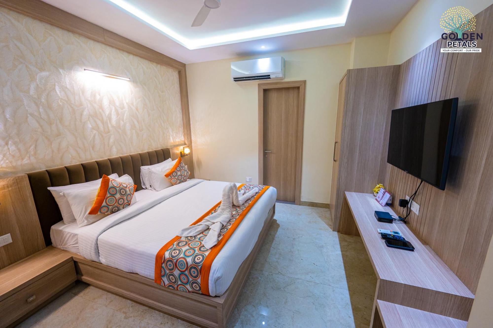 Hotel Golden Petals Varanasi