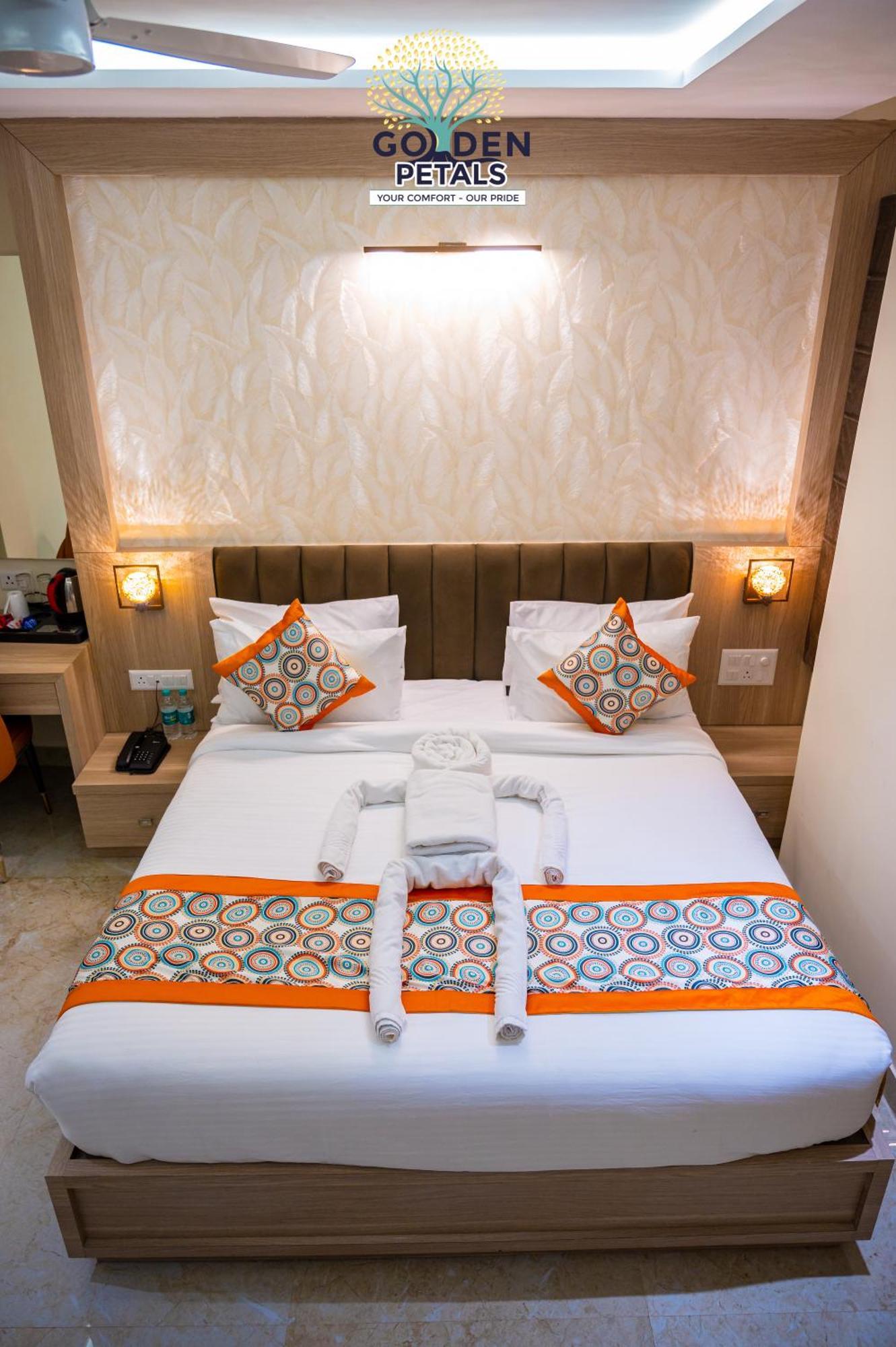 Golden Petals Hotel Varanasi