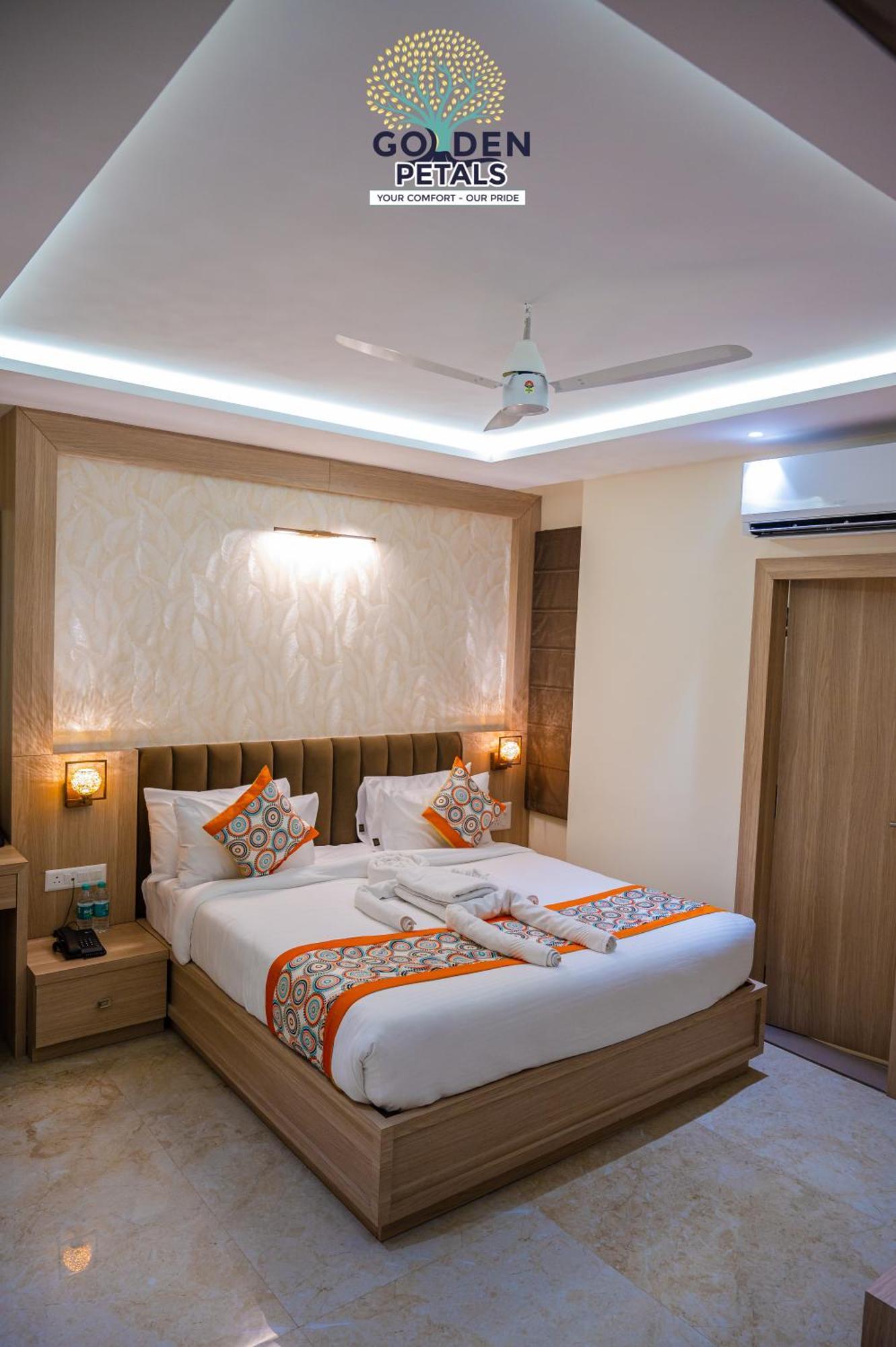 Hotel Golden Petals 3*