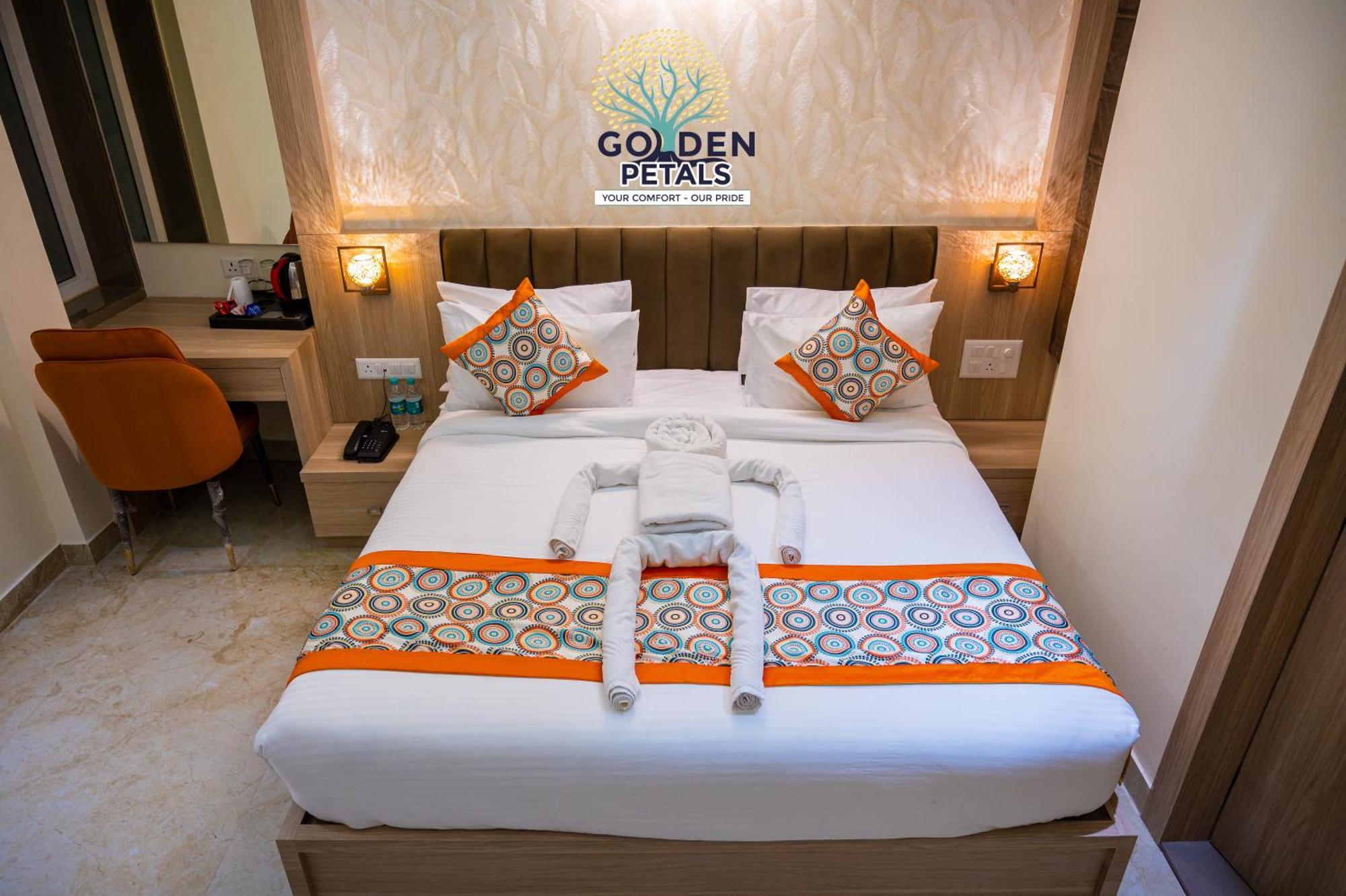 Golden Petals Hotel Varanasi