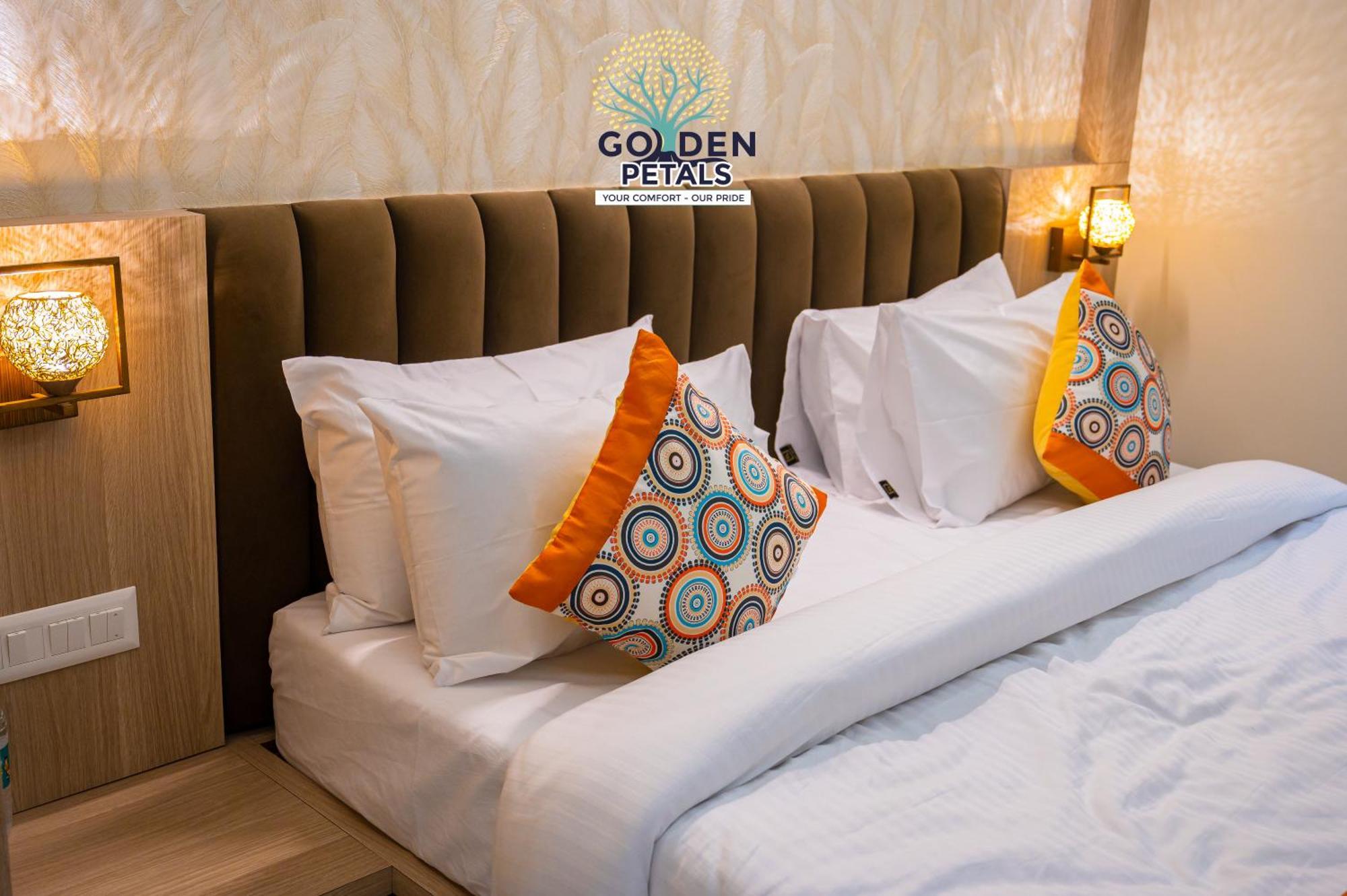 Golden Petals Hotel 3*