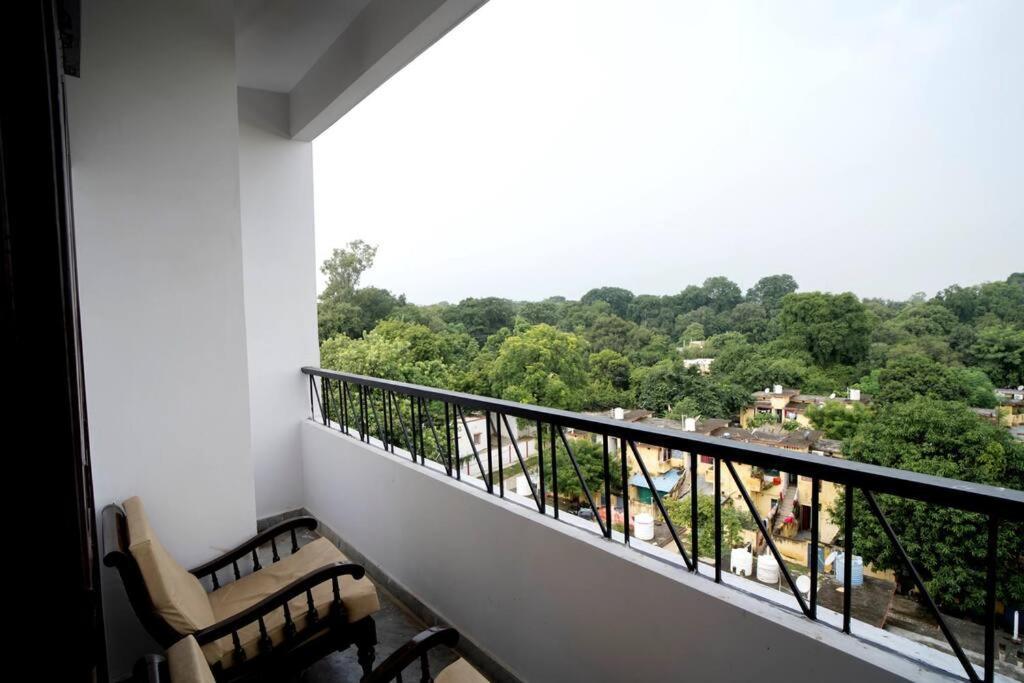Elegant & Spacious 3bhk Haven Army Cantonment *