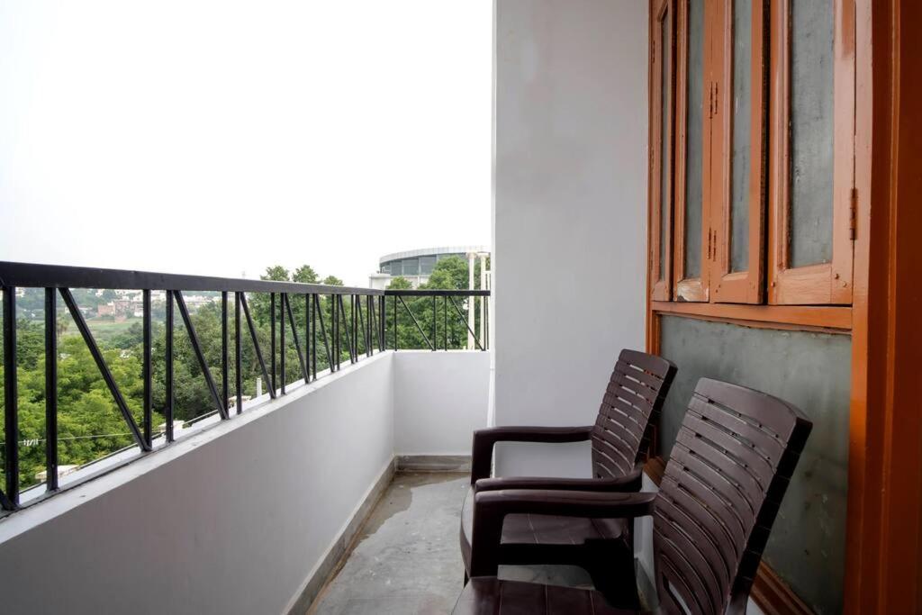 Elegant & Spacious 3bhk Haven Army Cantonment Apartment