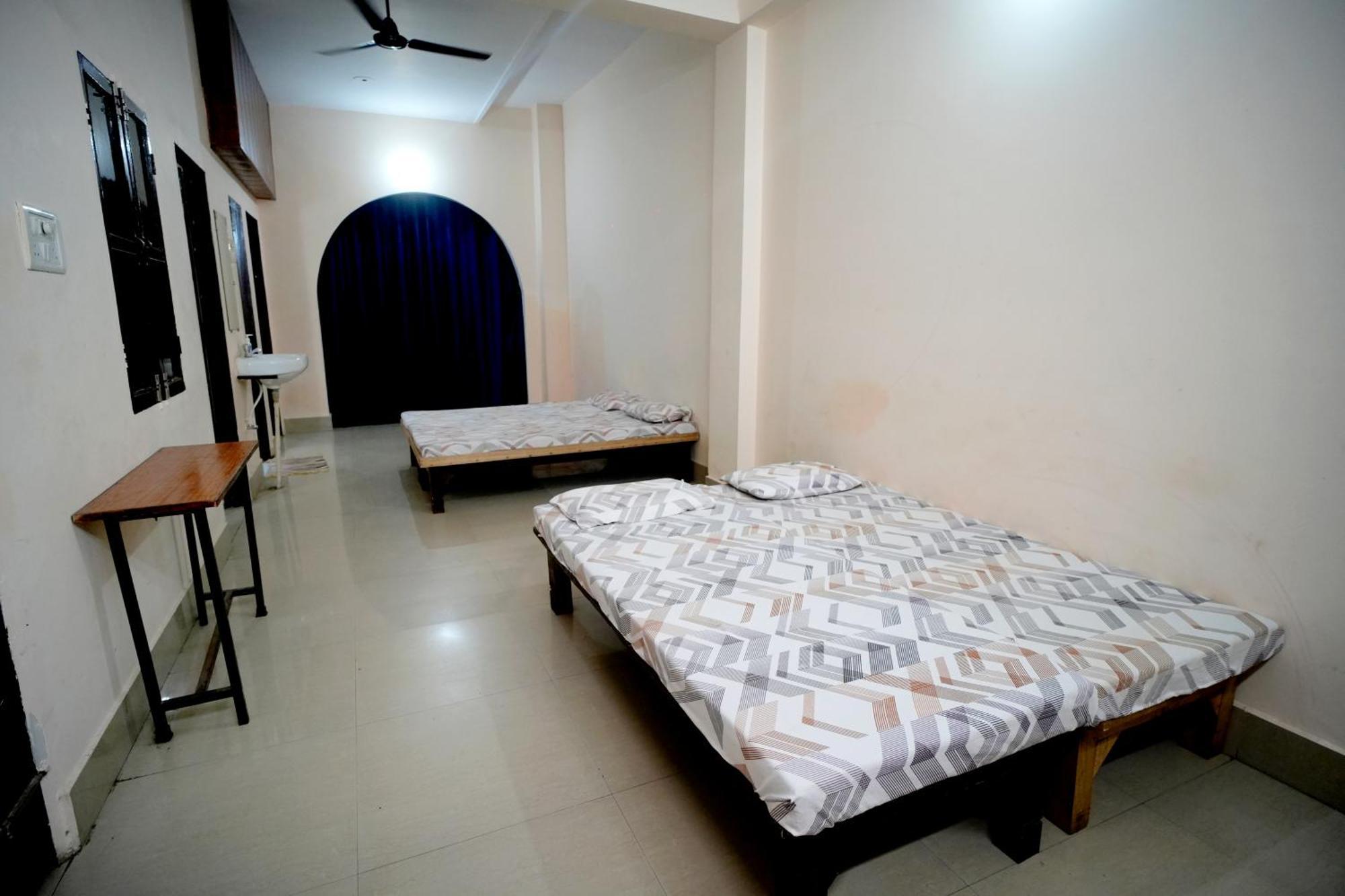 Banaras Gully House 500 Ft From The Ghats Hostel Varanasi