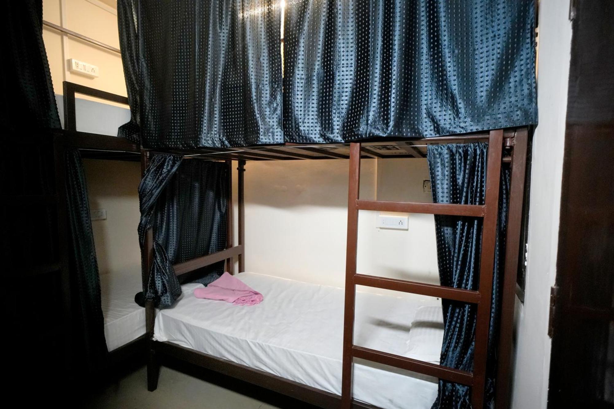 Hostel Banaras Gully House 500 Ft From The Ghats *