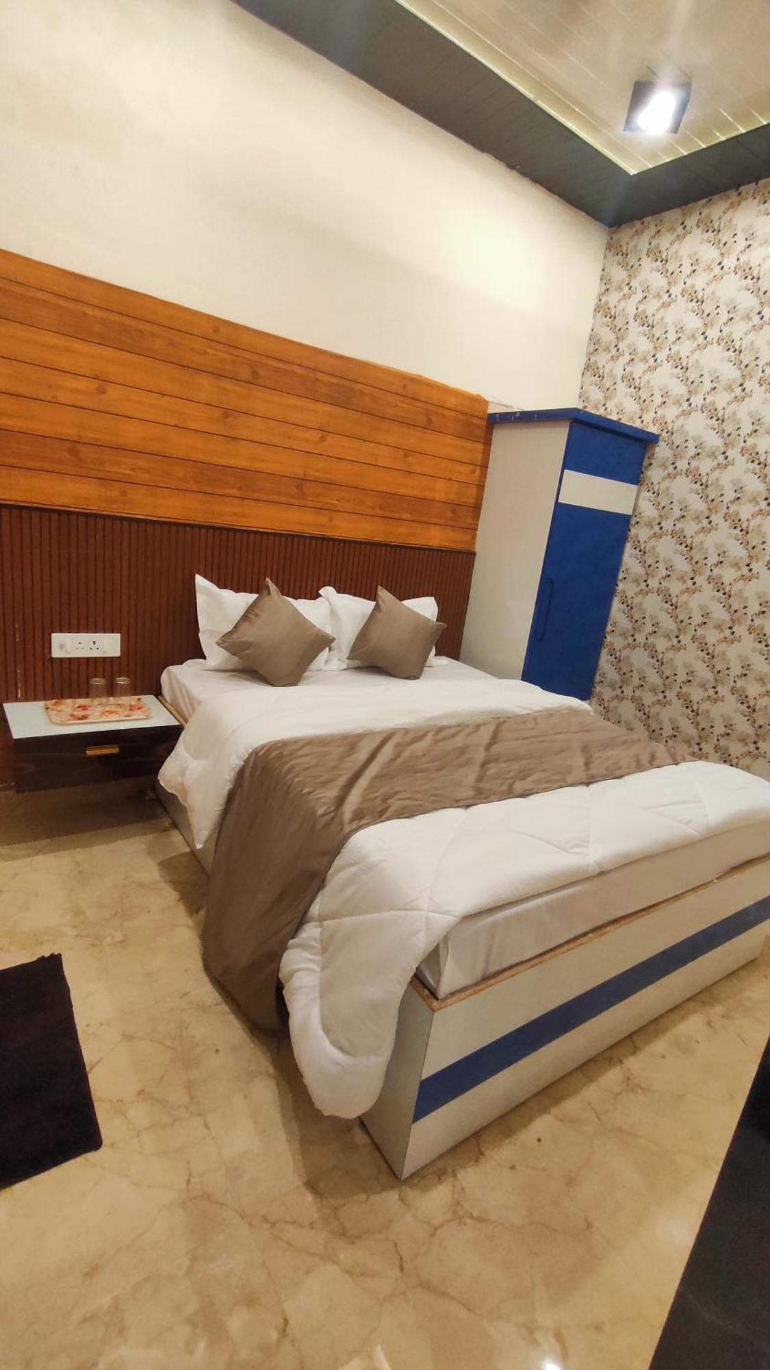 Sri Krishna Residency * Varanasi