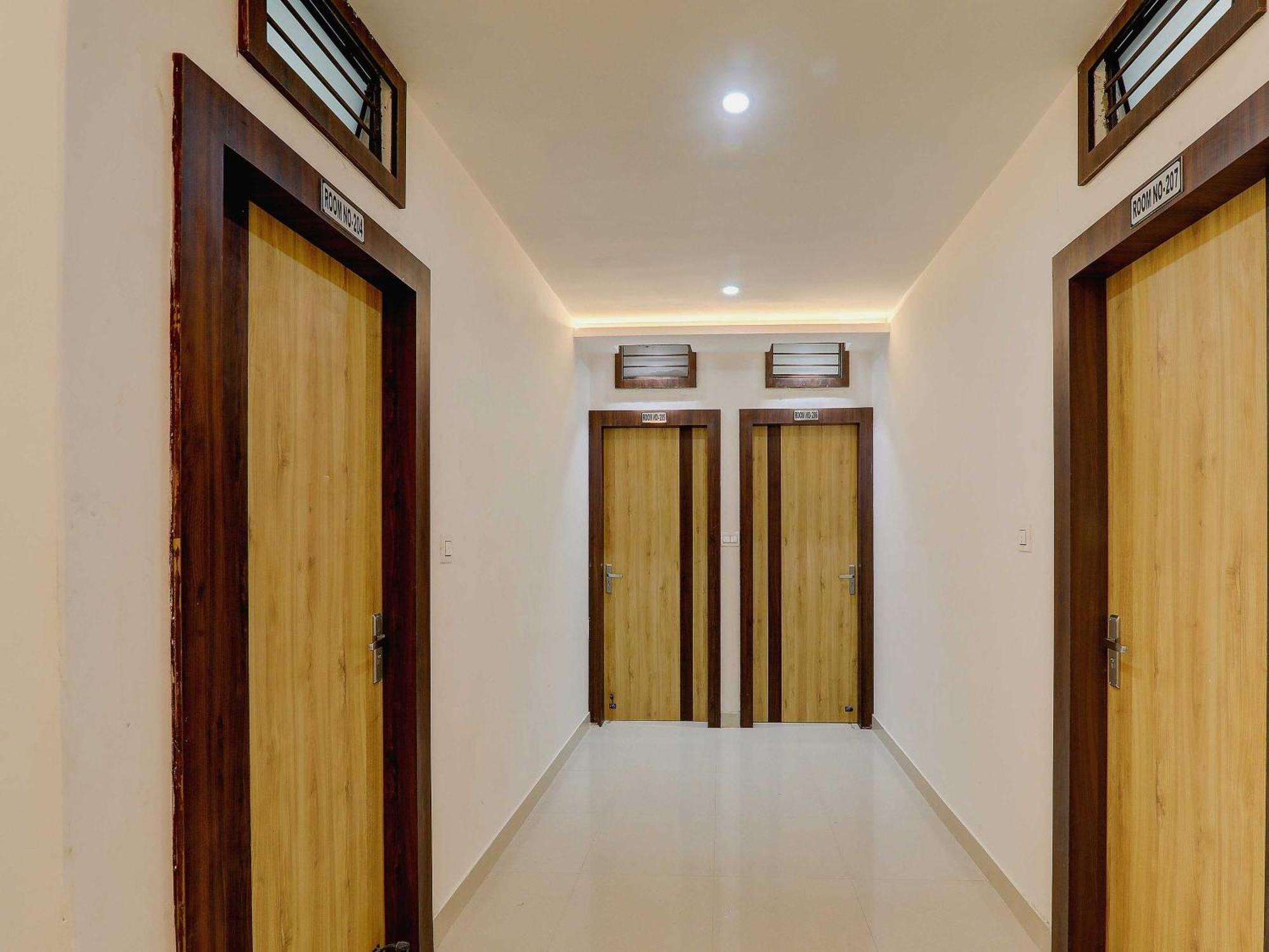 Hotel Collection O Vairagi Shi 3*