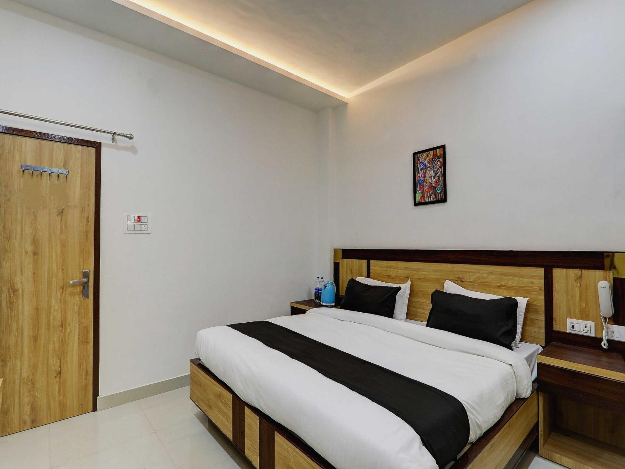 Hotel Collection O Vairagi Shi