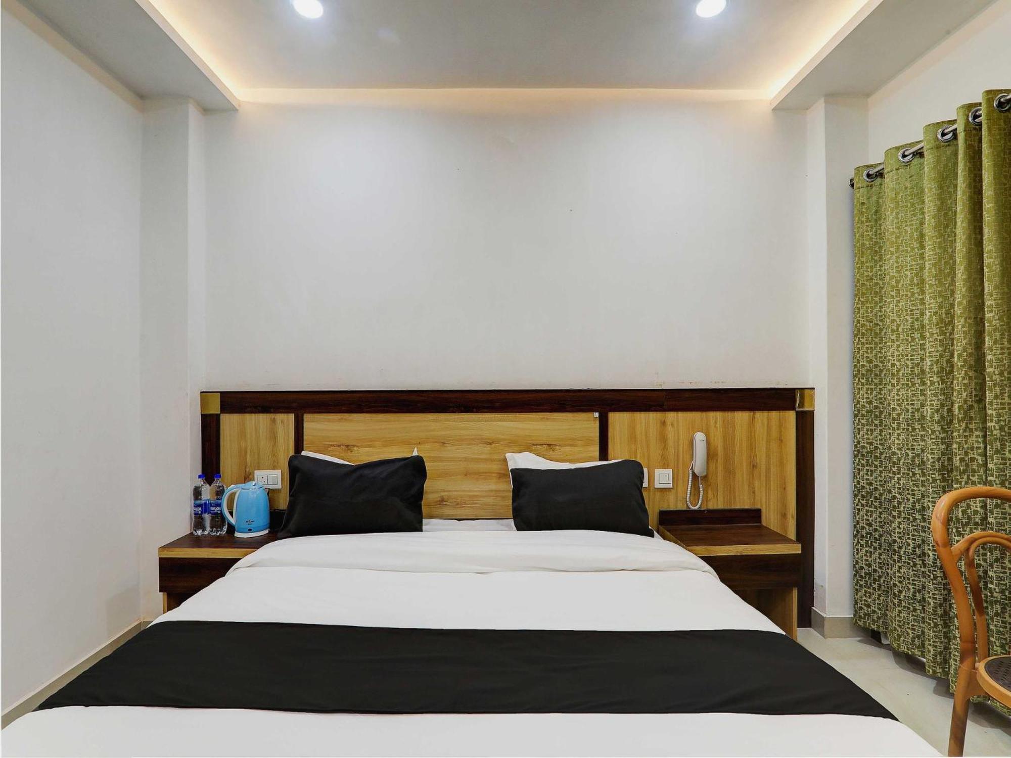 Collection O Vairagi Shi Hotel 3*