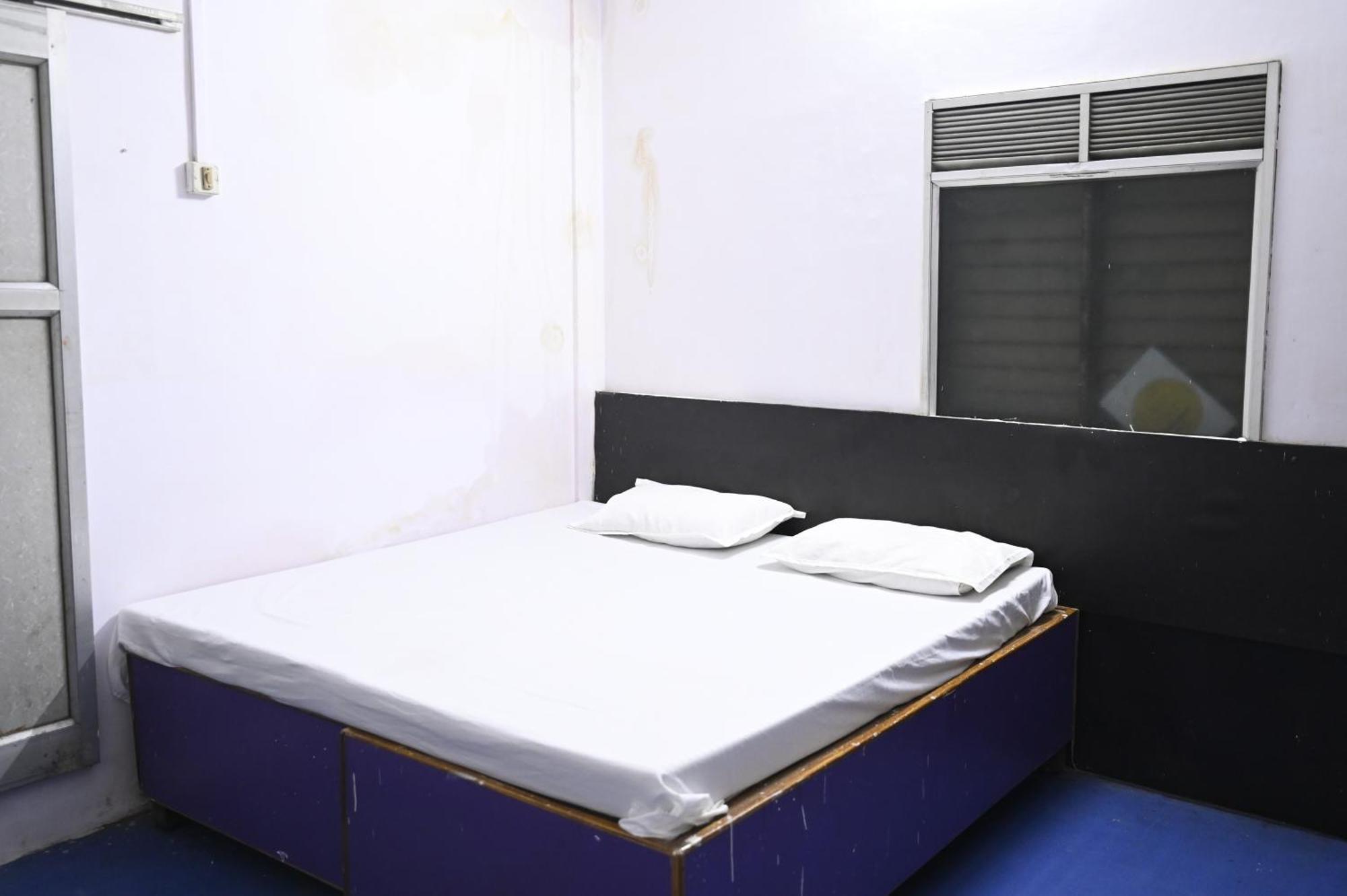 East Sons' Guest house Varanasi