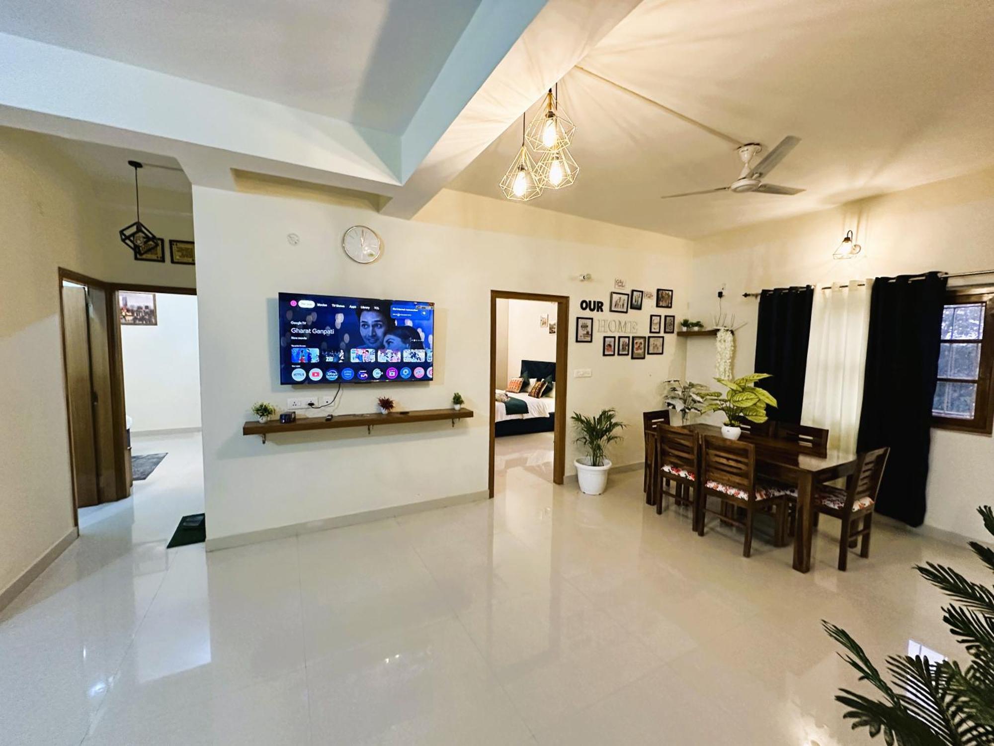 Zoomstay - 3bhk * Varanasi