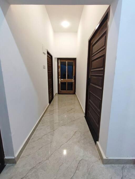 Divine Kashi Near Shree Kashi Vishwanath Temple Holiday home Varanasi