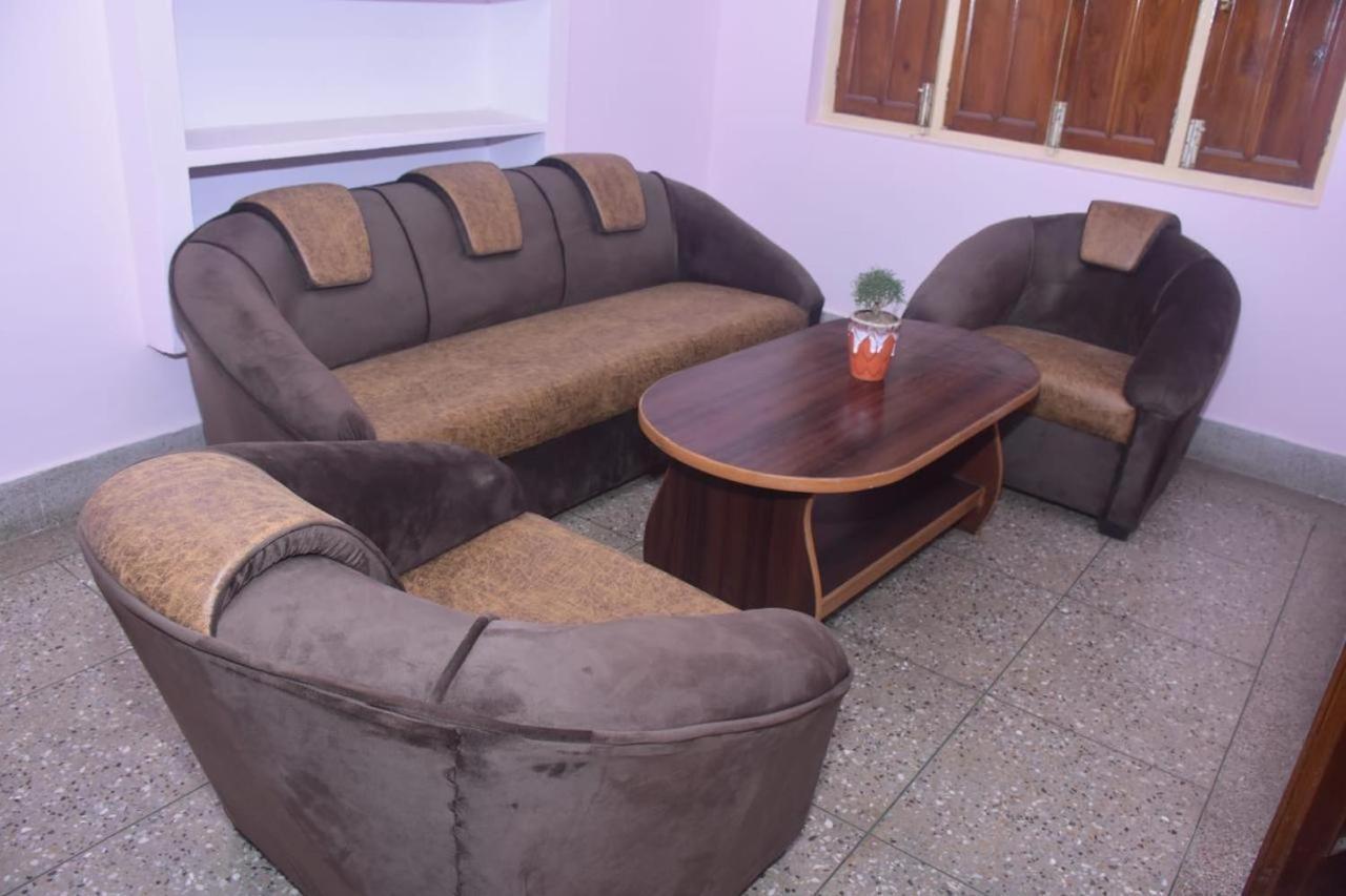Guest house Shubh Kashi *