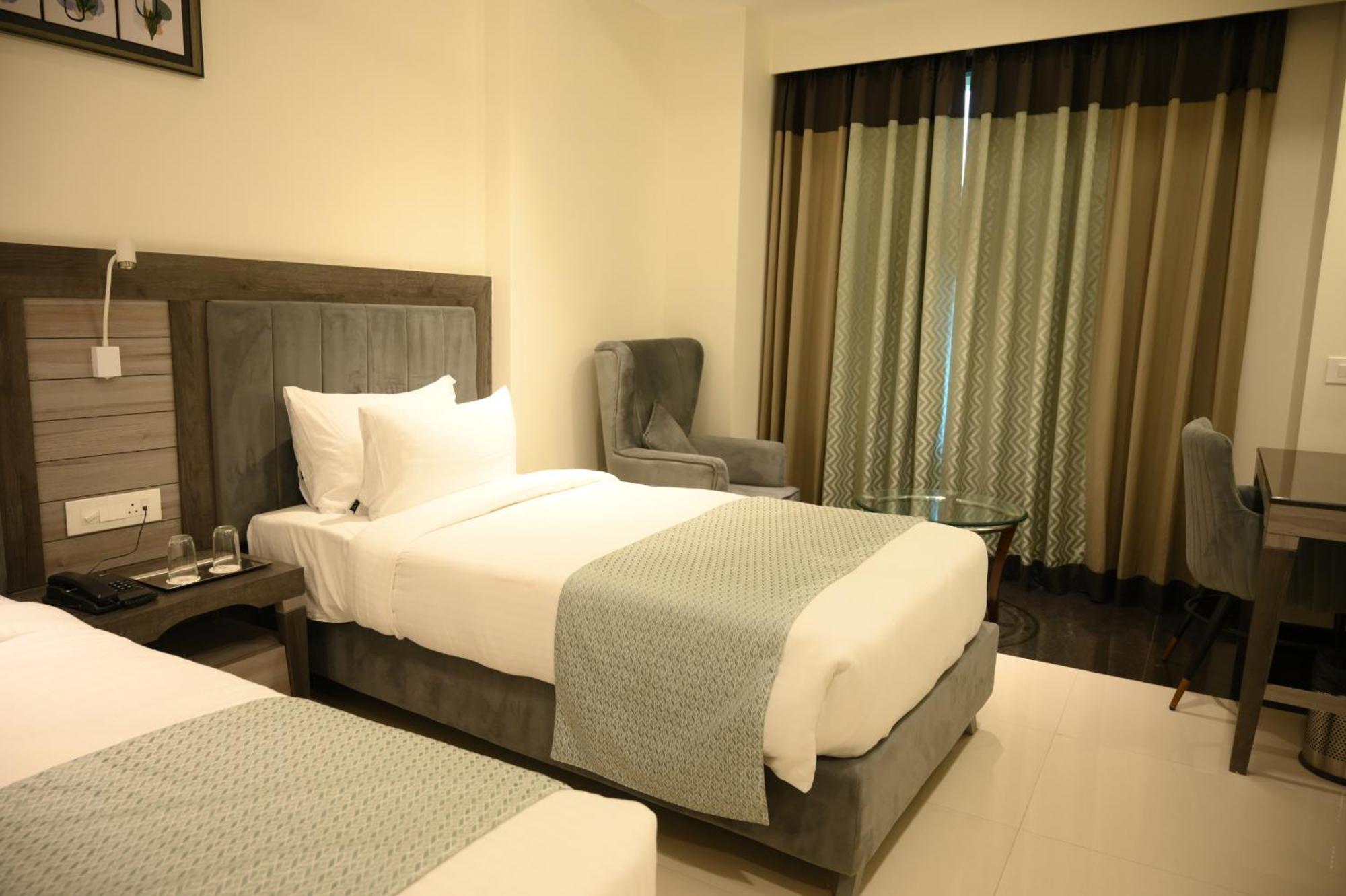 Hotel The Mudra 4*