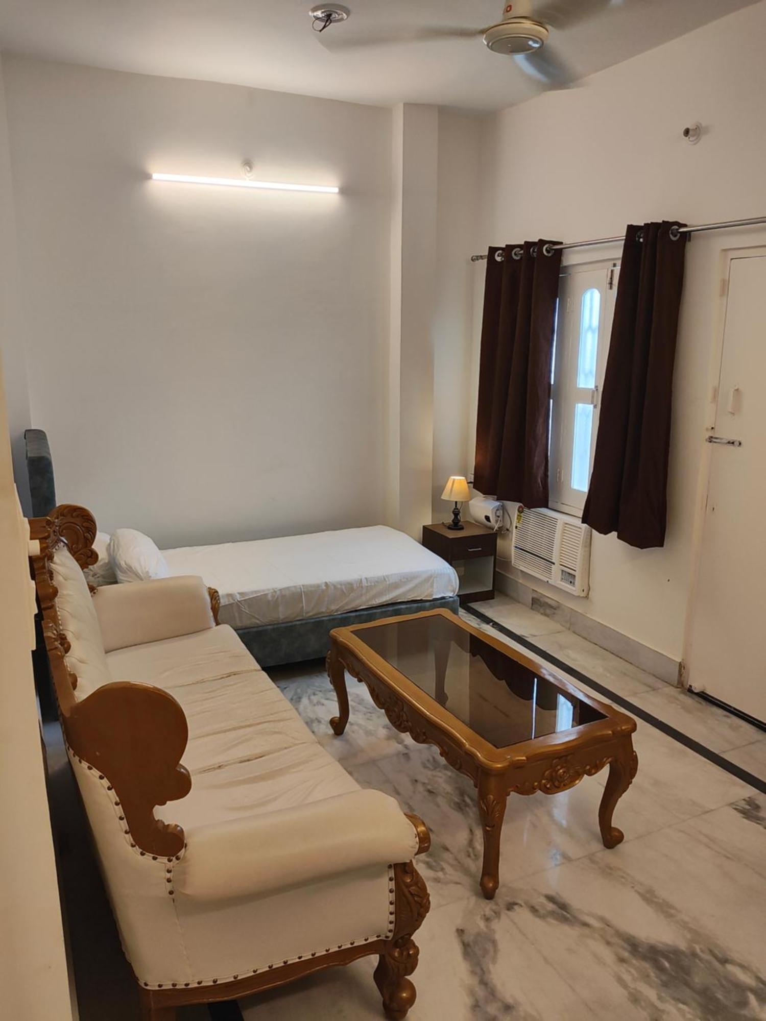 Guest house Shivoham