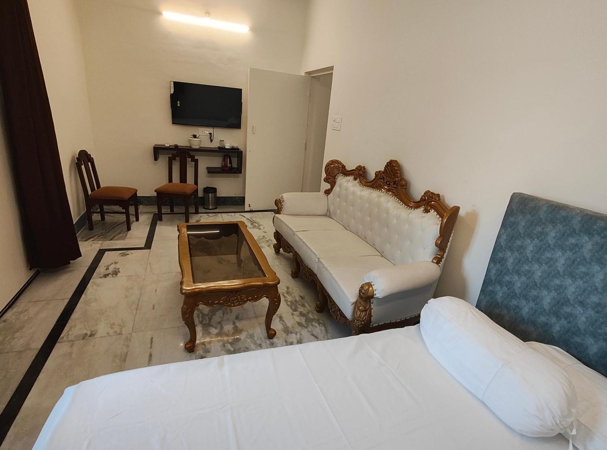 Shivoham Guest house *