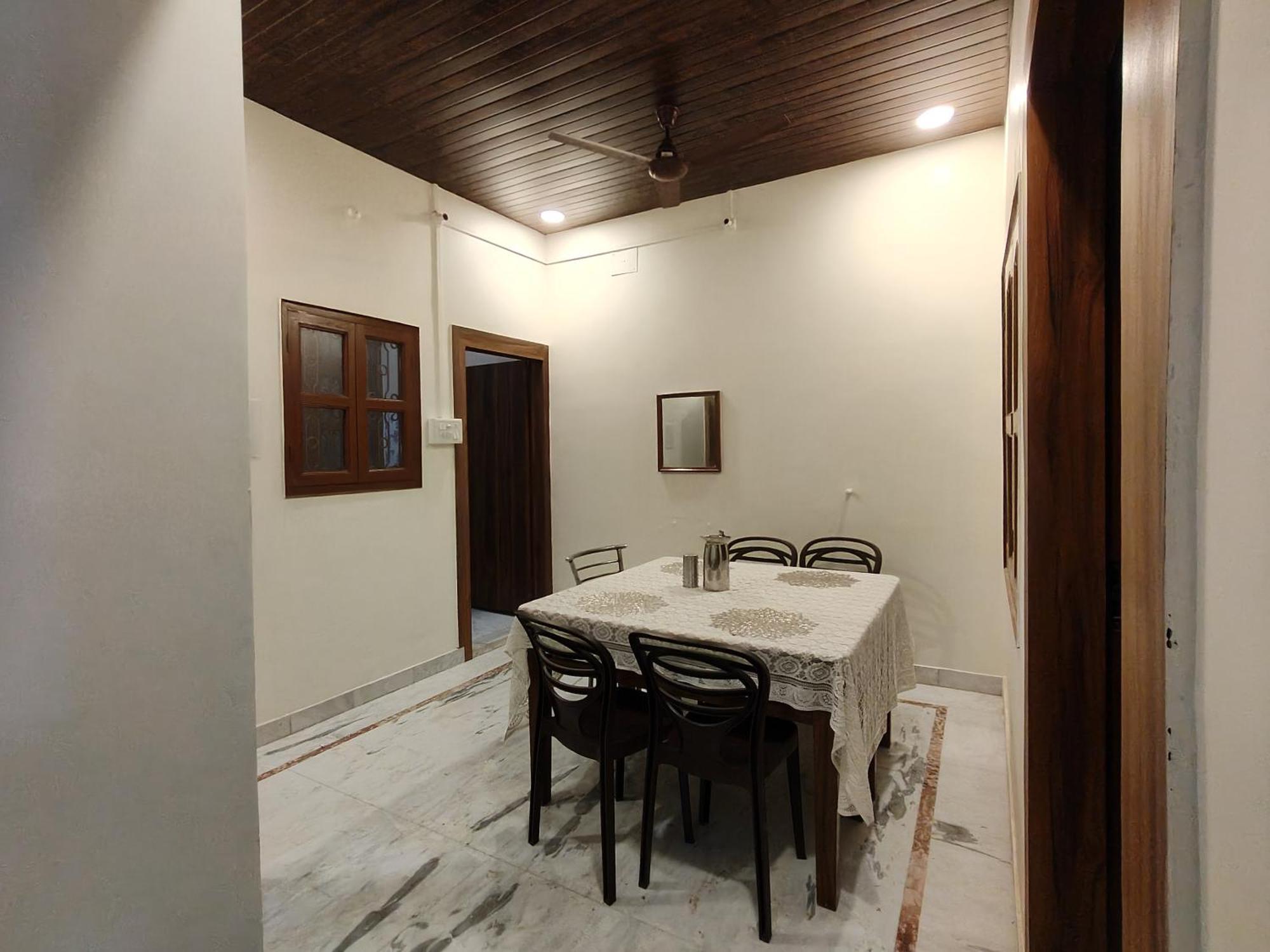 Kashivas - Spacious 2bhk Near Assi Ghat Apartment Varanasi