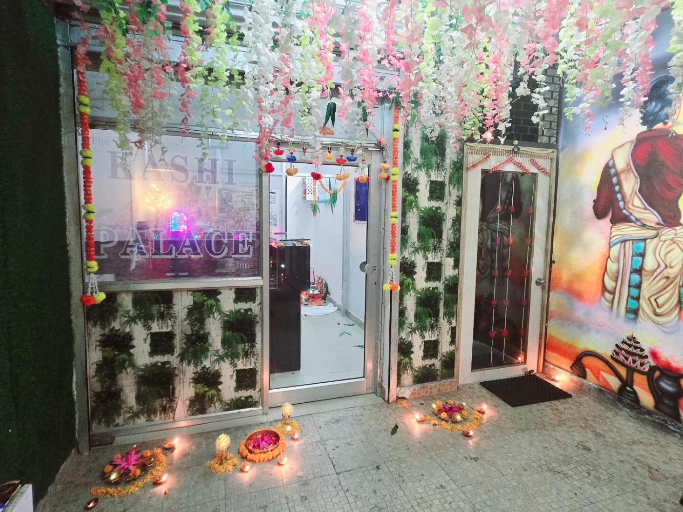 The Kashi Palace ,varanasi ! Fully-air-conditioned At Prime Location With Parking Availability, Near Kashi Vishwanath Temple, And Ganga Ghat Guest house Varanasi