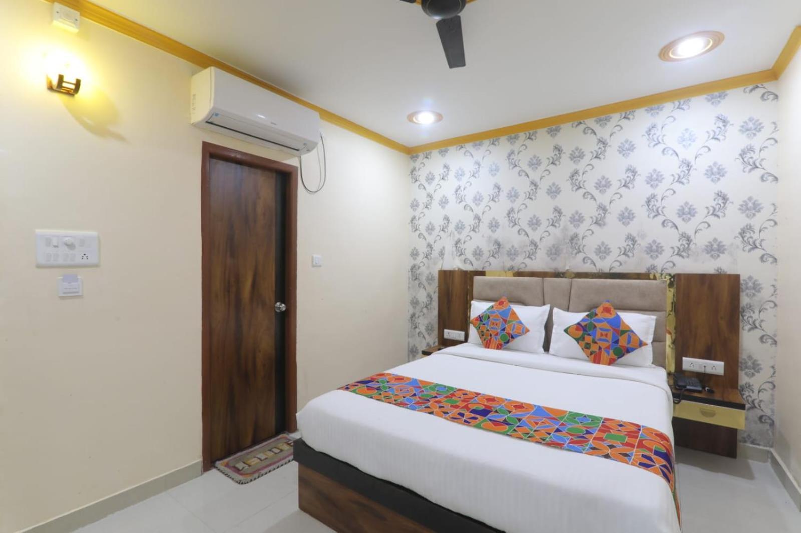 Rudra Hotel