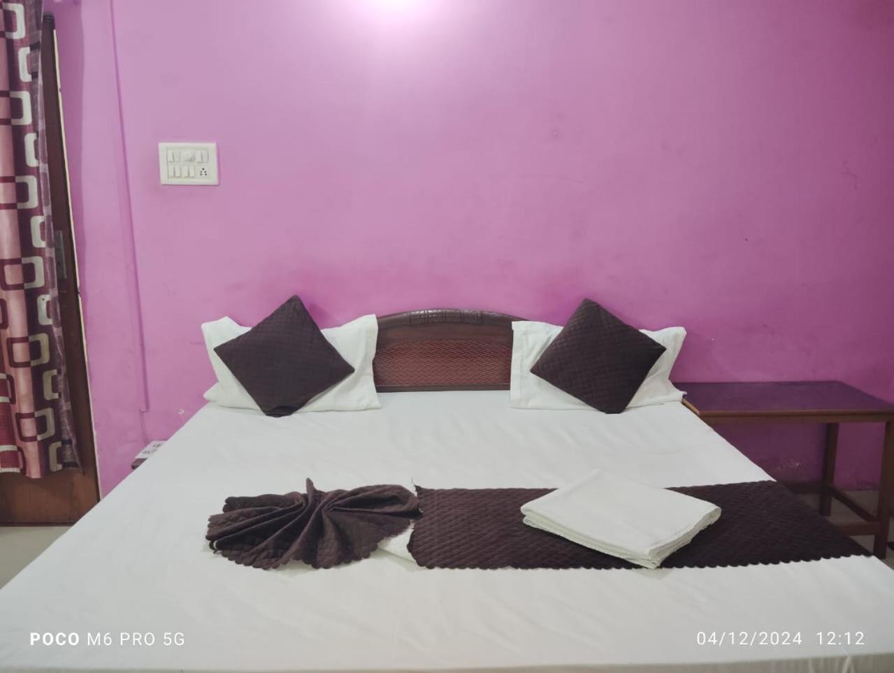 Baba Guest house *