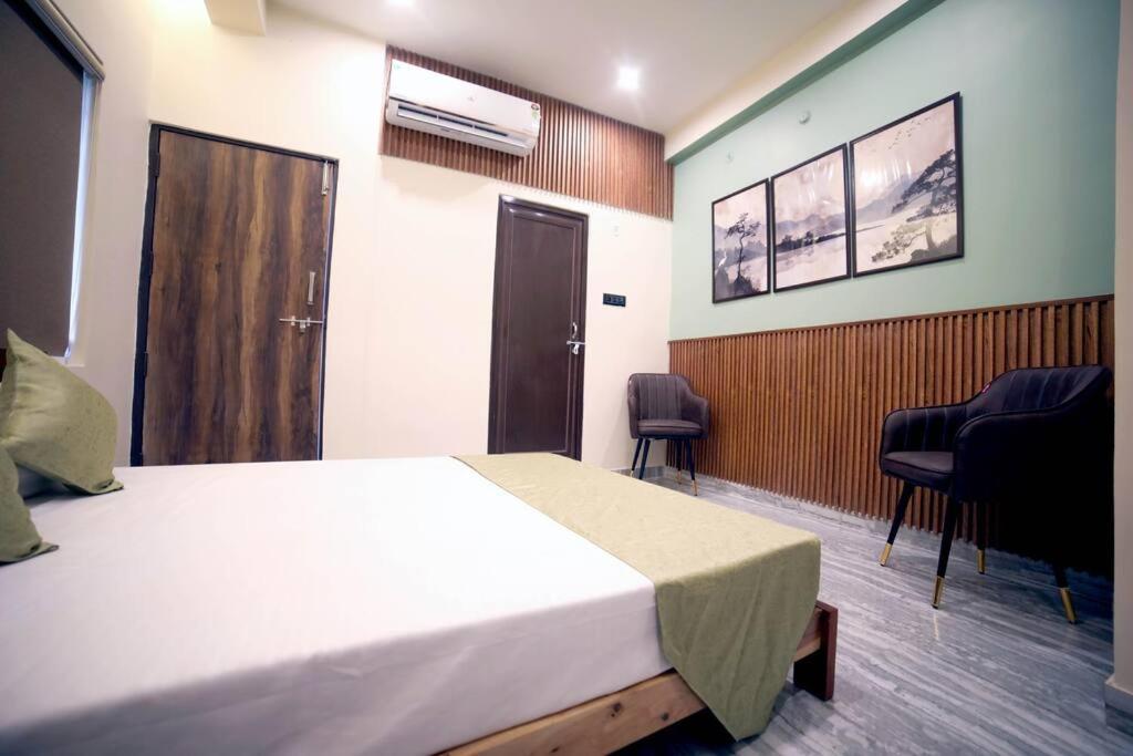 Bharat Milap Apartment *