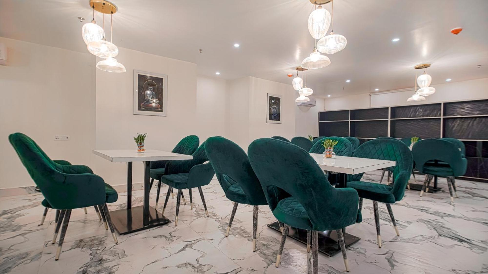 Hotel Perfectstayz Premium 3*
