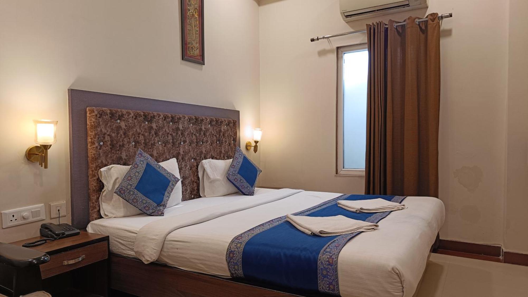Hvh Kashi Vishwanath - 400 Meters From Kashi Vishwanath Temple & Ganga Aarti Ghat Hotel