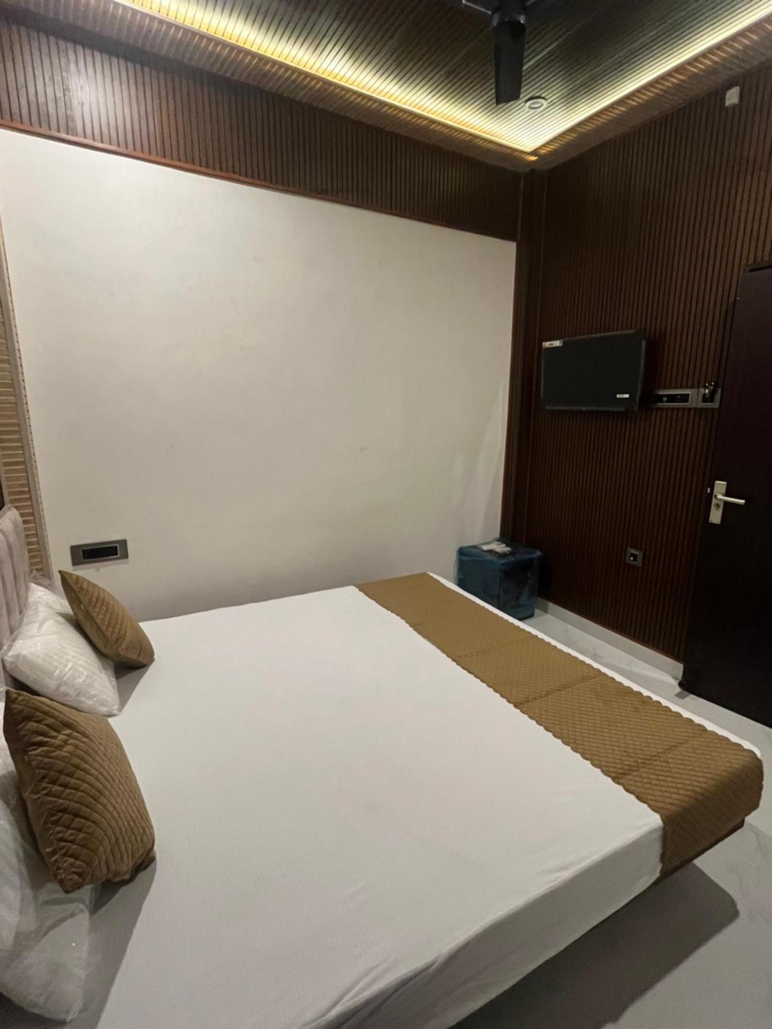 Om Nilay Paying Guest house Varanasi