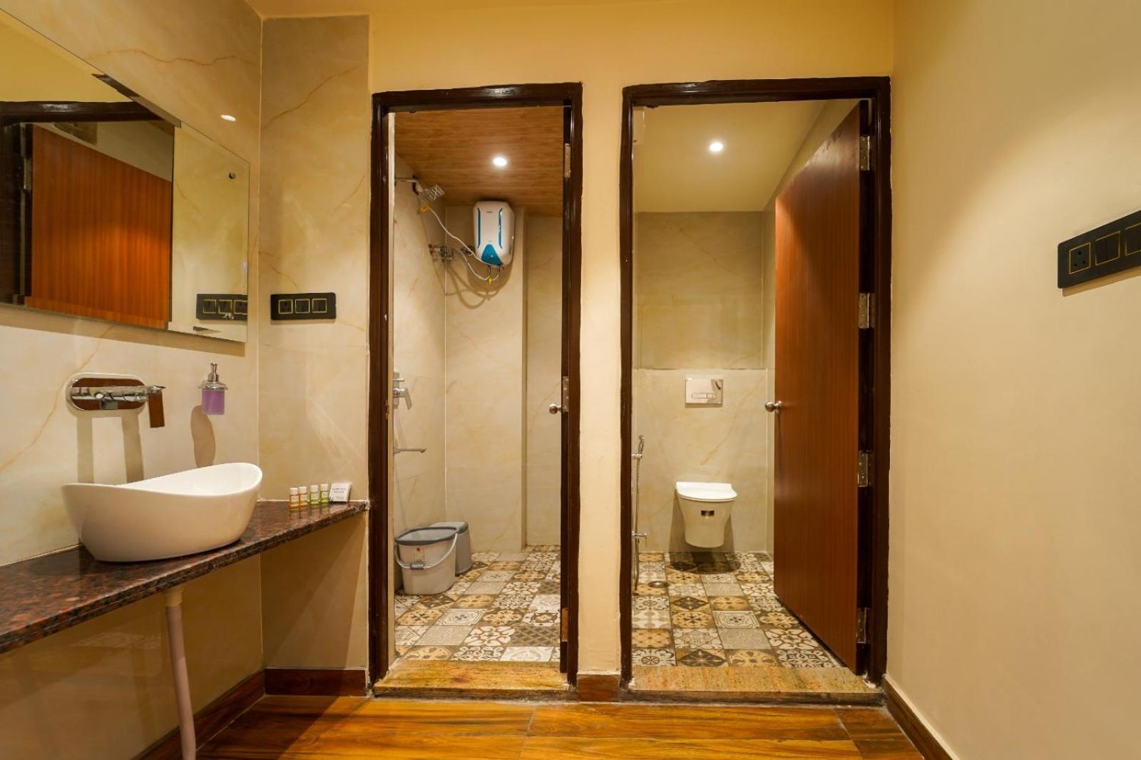 Kashi Niwas Hotel *
