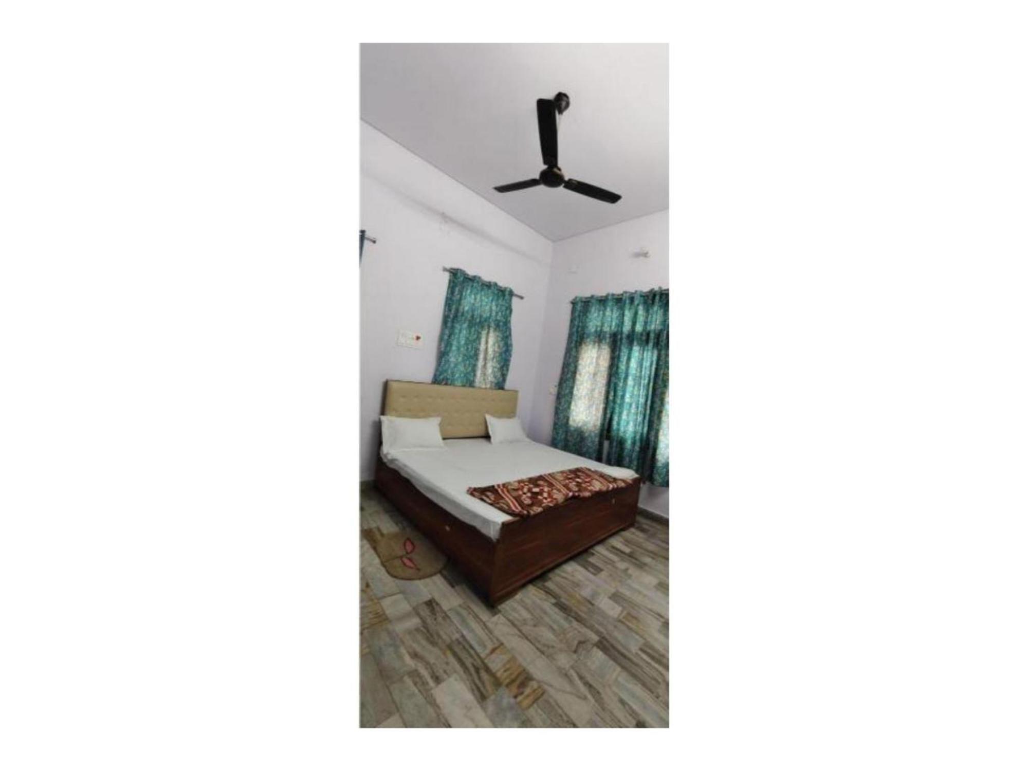 Mahadev Hotel