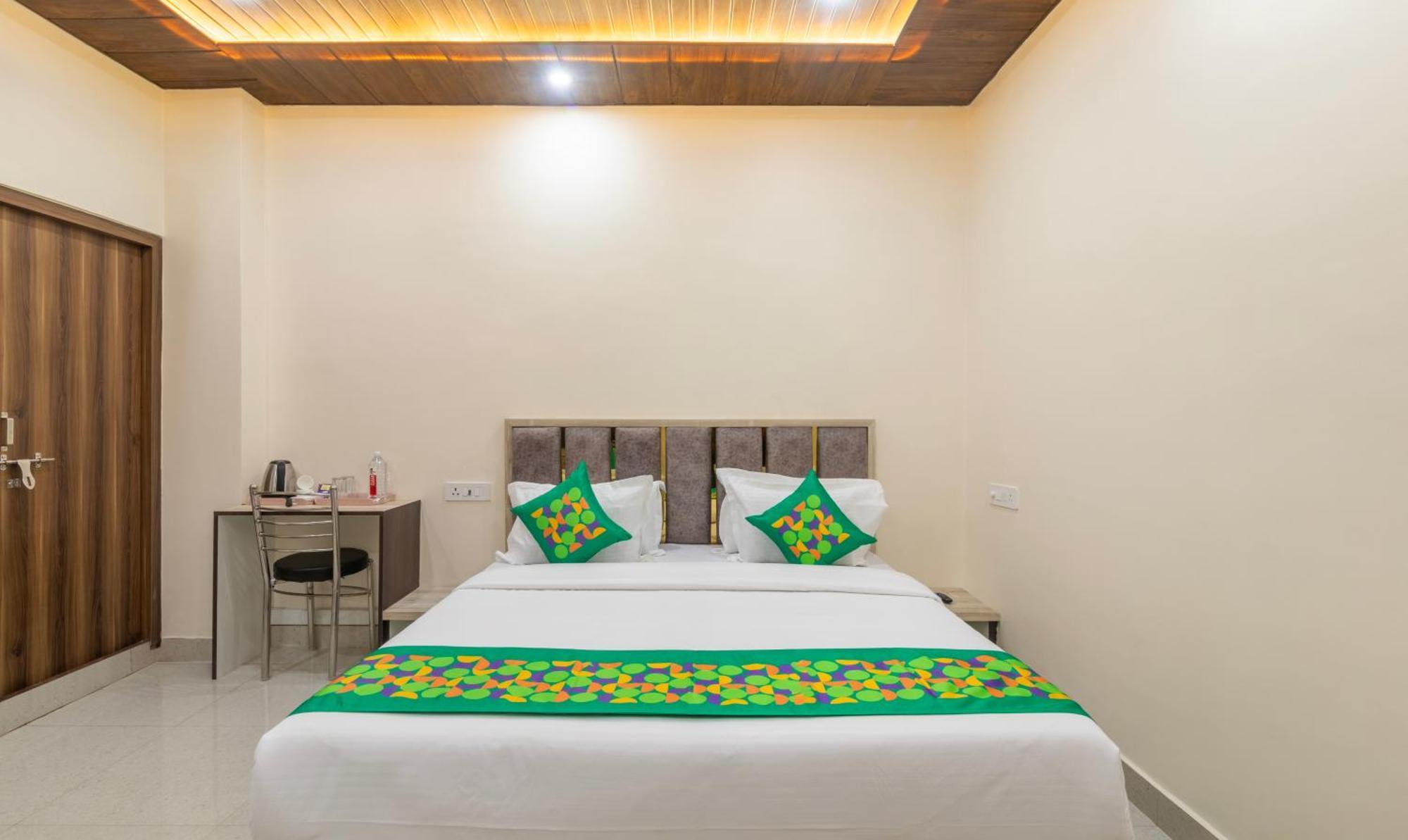 Treebo Golden Kashi Hotel 3*