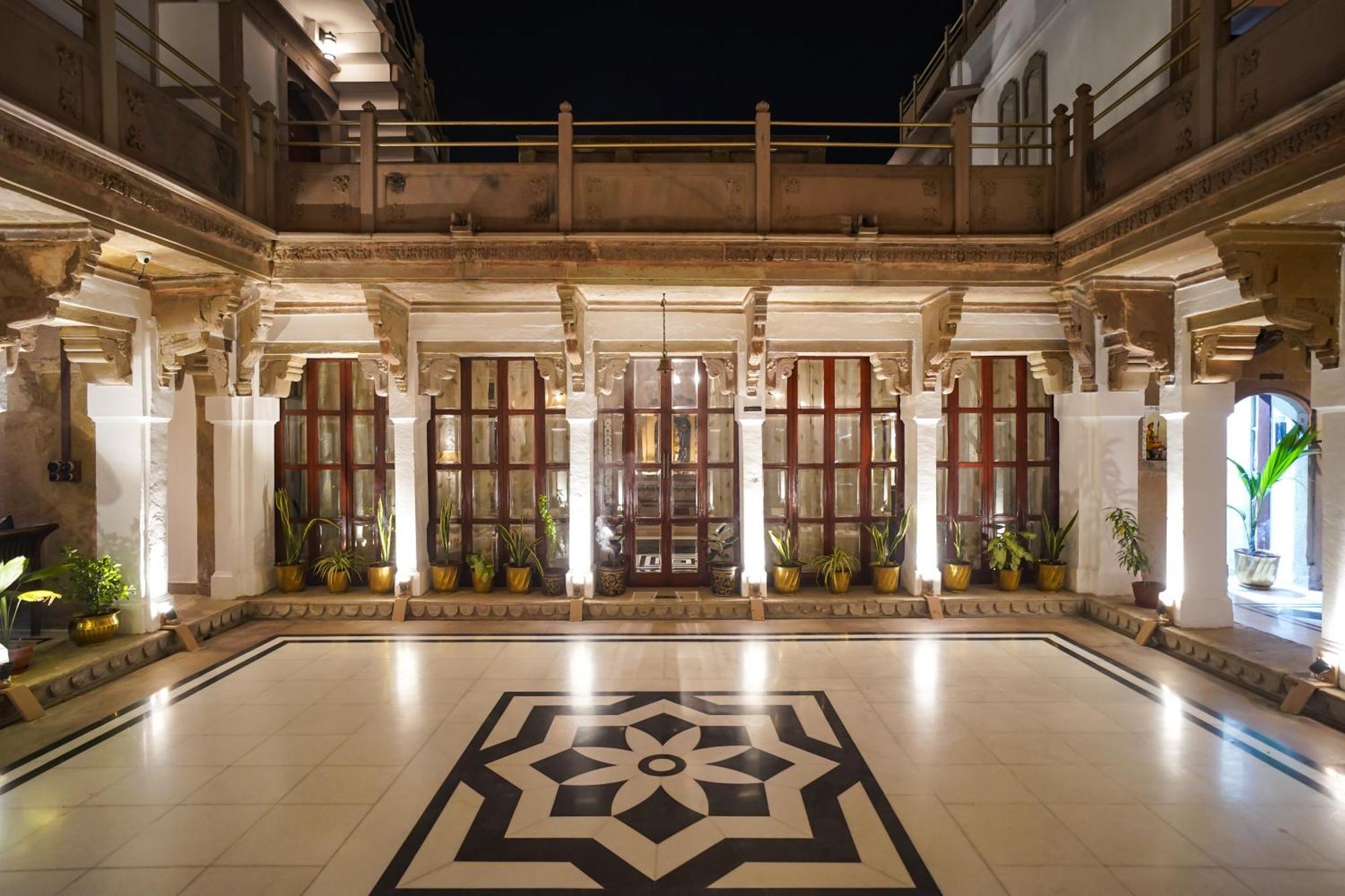Guleria Kothi At Ganges Hotel 4*