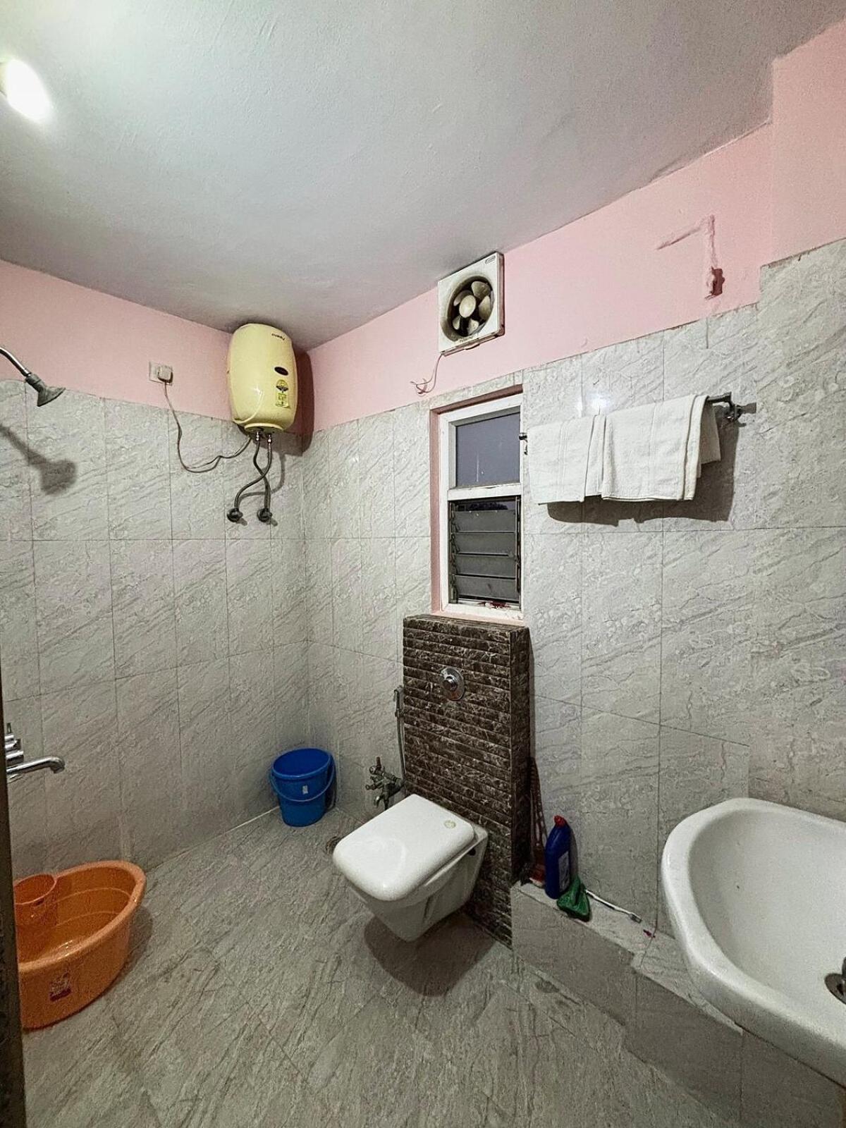 Shree Niwas Apartment *