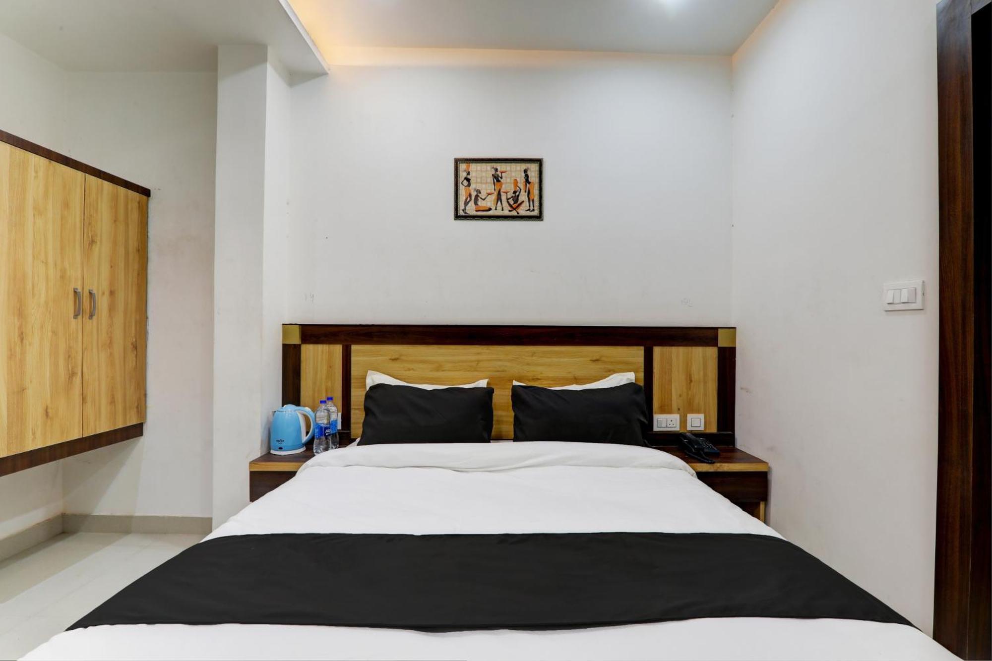 Collection O Vairagi Shi Hotel 3*