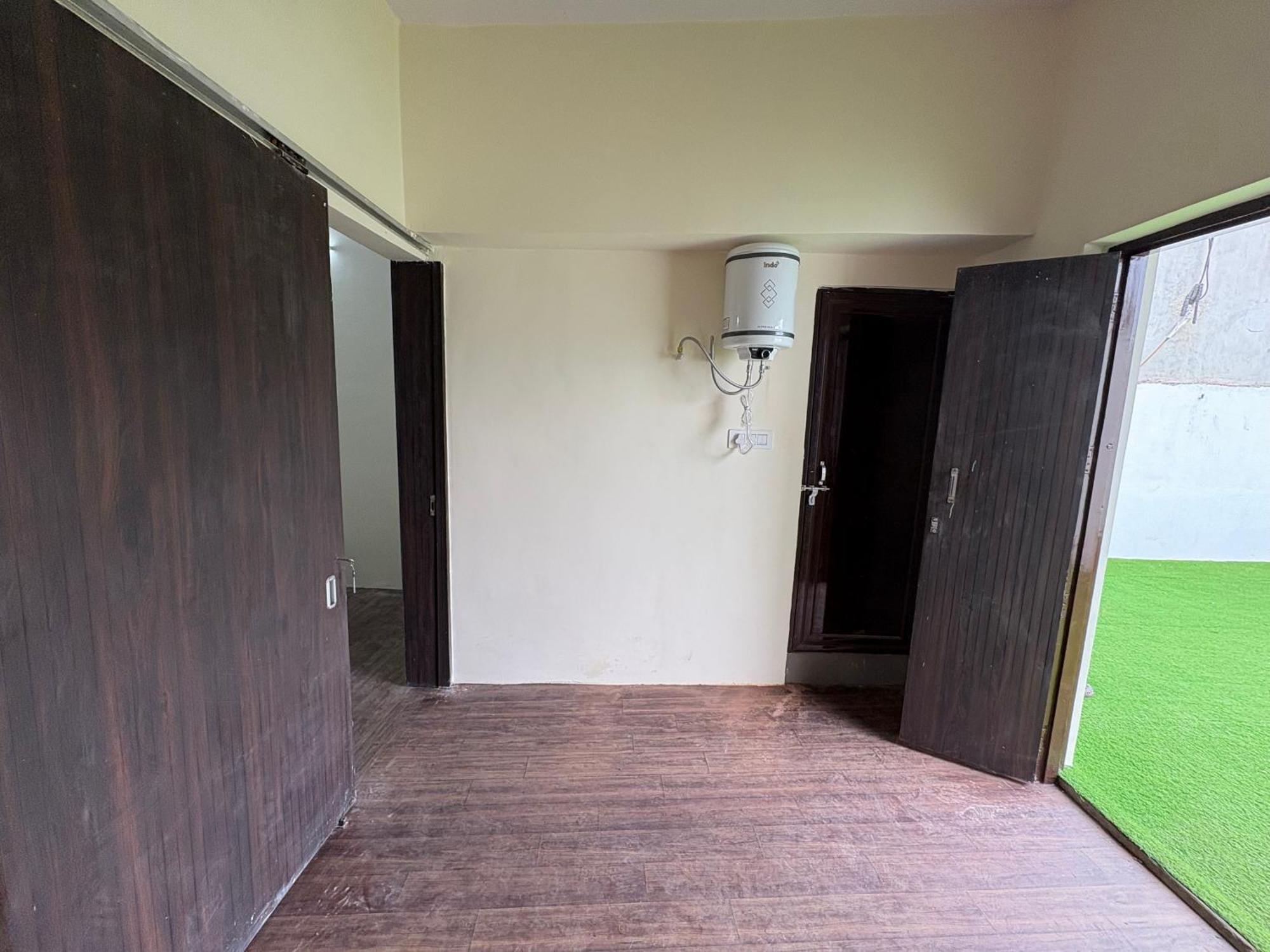 Mehrotra Apartment *