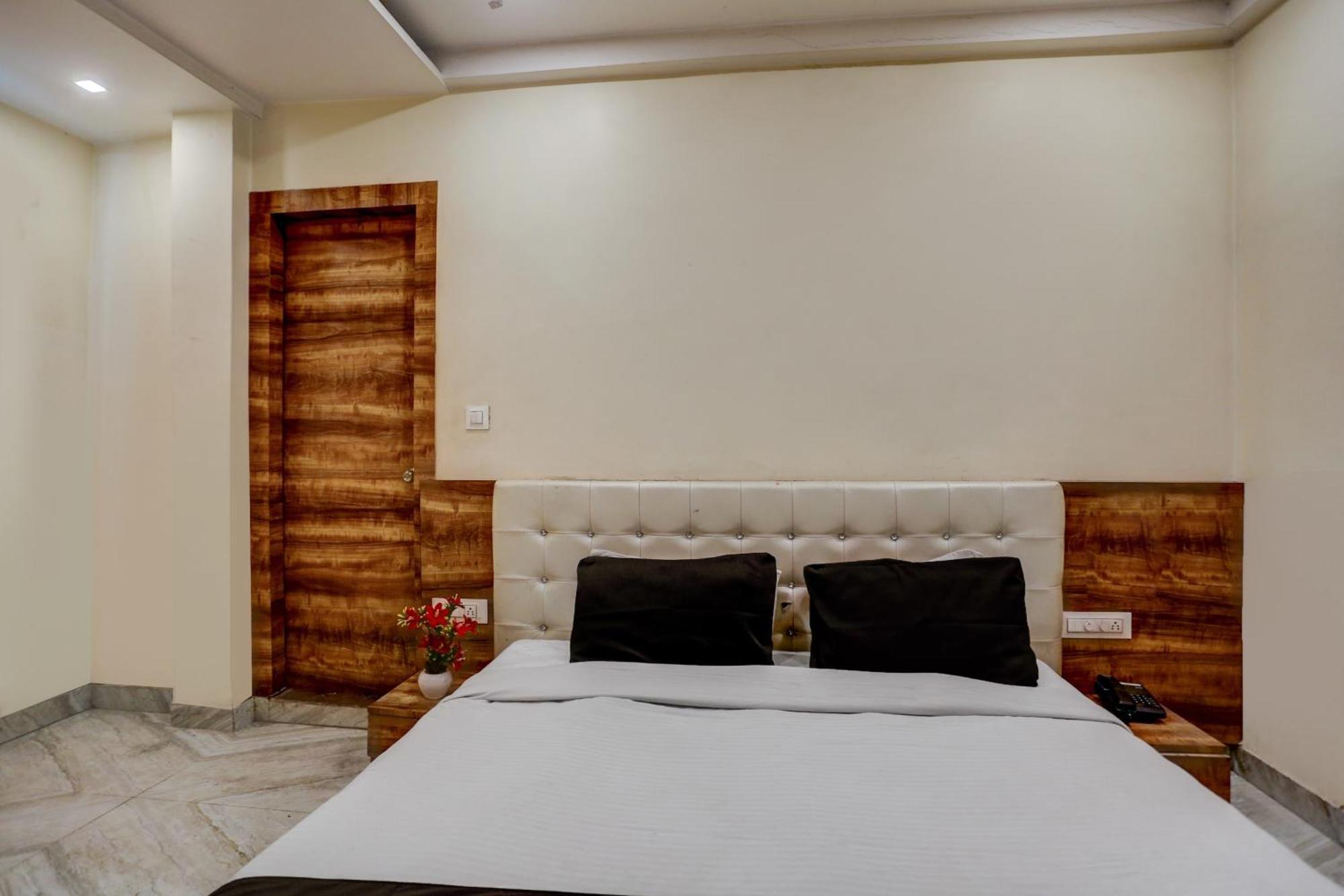 Hotel Spot On Sai P Varanasi