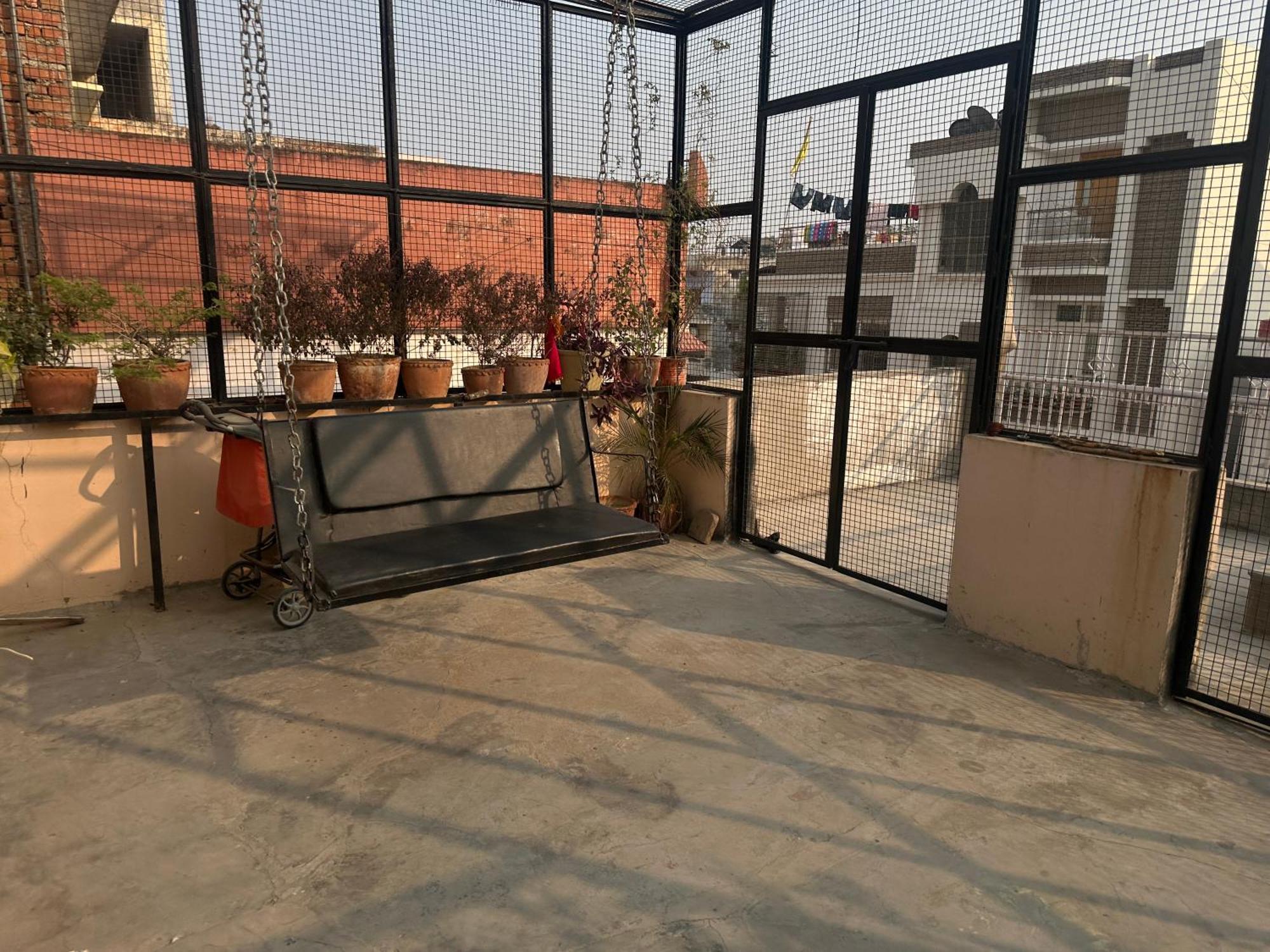 Apartment Sharda Varanasi