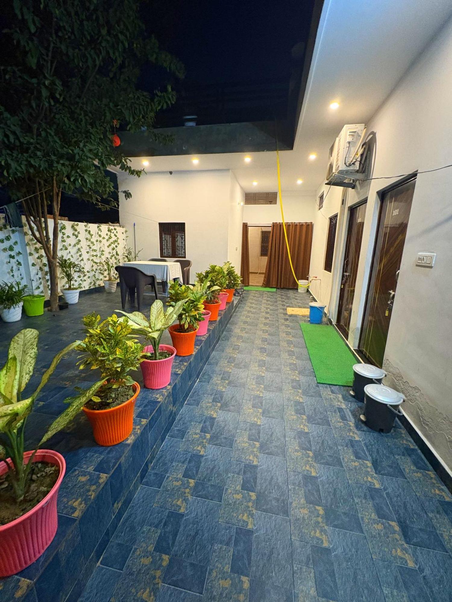 Sumedha Galaxy Guest house *