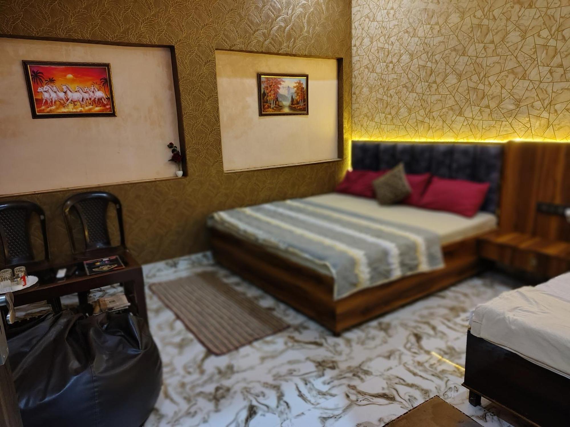 Musafir Homestay *