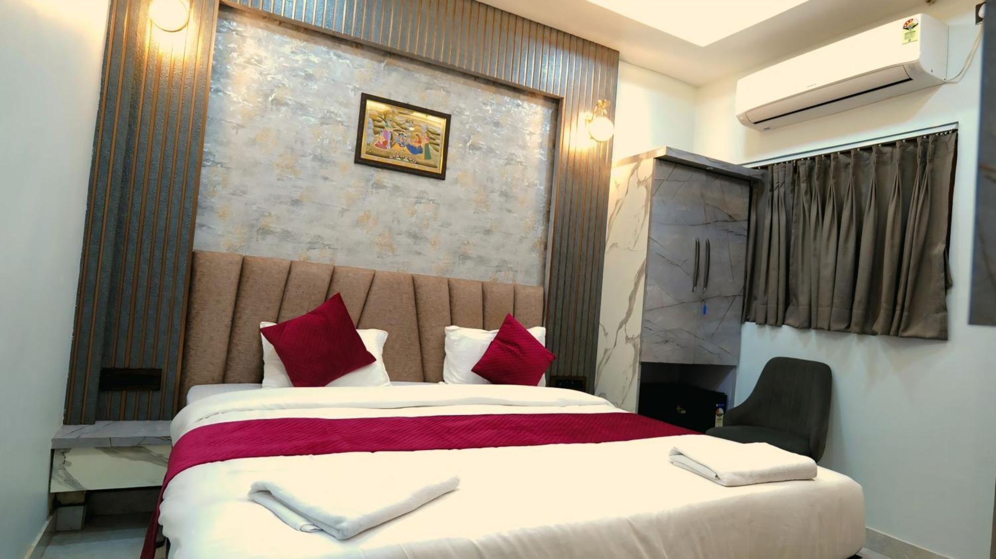 Shivsudhaa Hotel