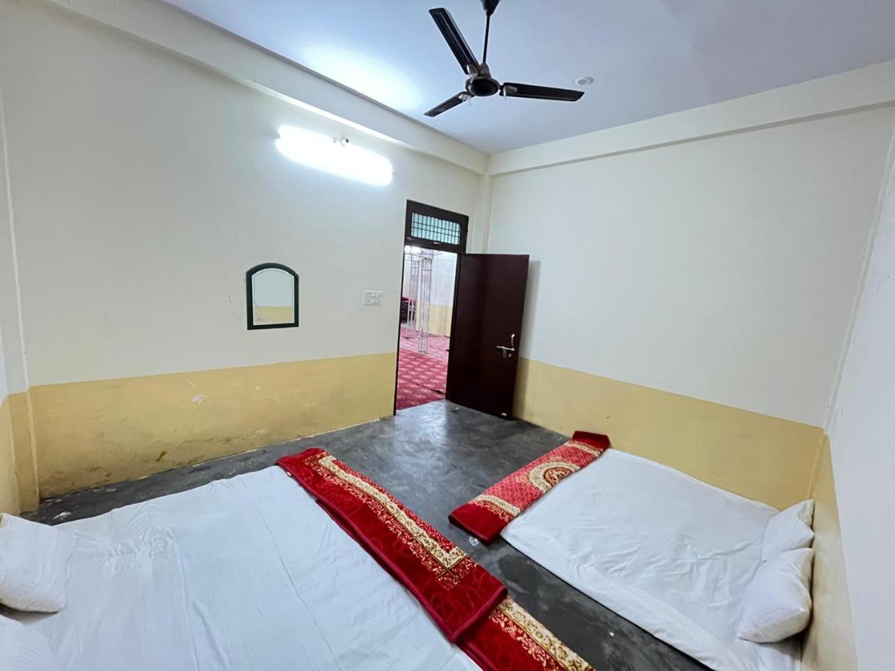 Hotel Jivbodh And Banquets Varanasi