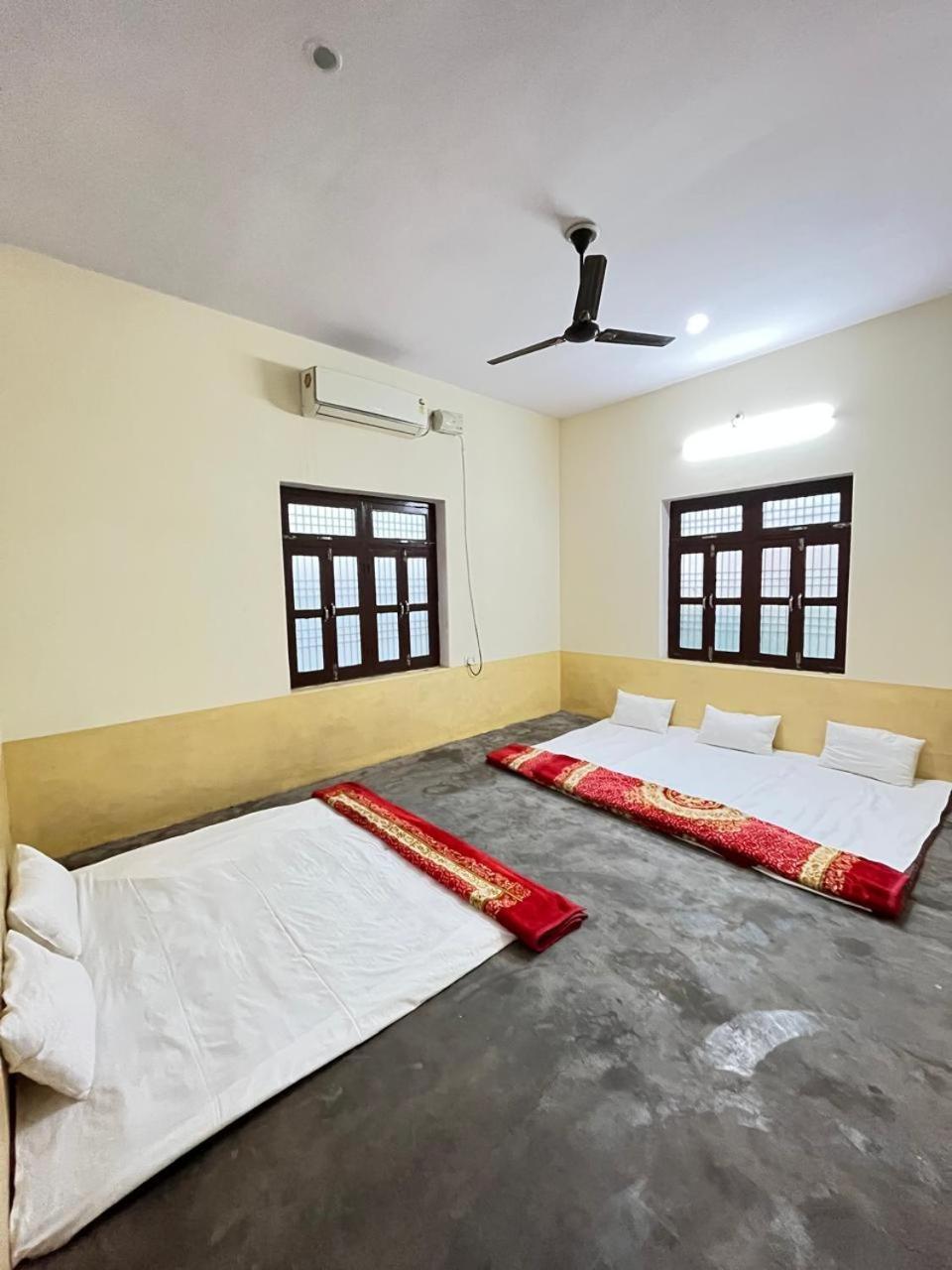 Jivbodh And Banquets Hotel Varanasi